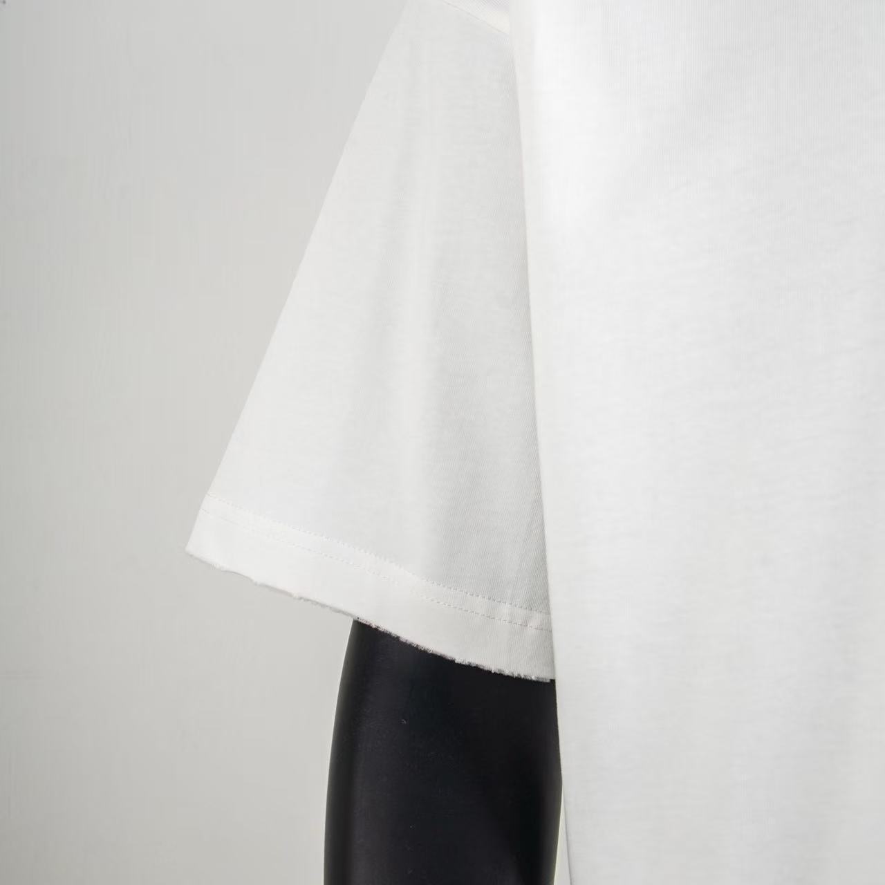     Louis Vuitton Embossed T-Shirt White 6014