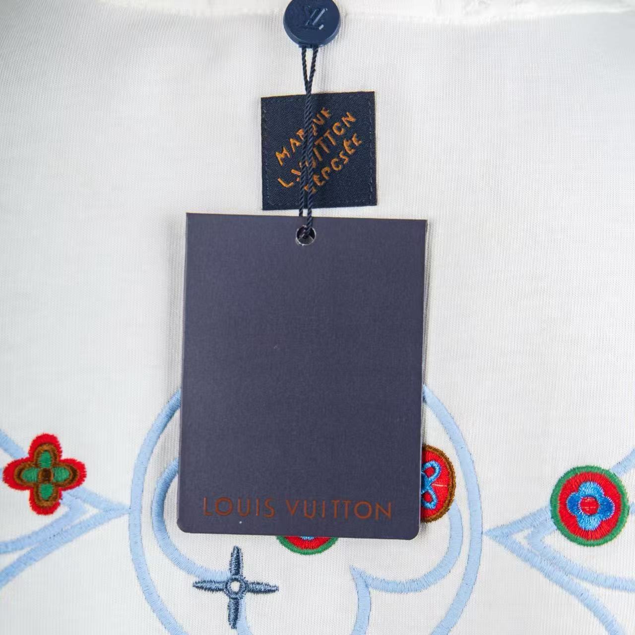     Louis Vuitton Embossed T-Shirt White 6014
