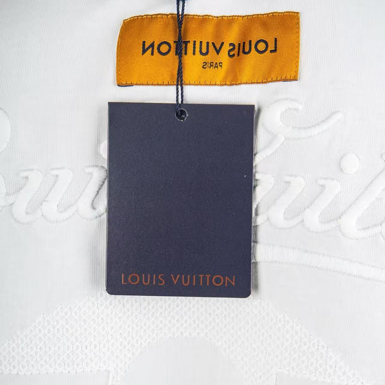     Louis Vuitton Embossed T-Shirt White 6016