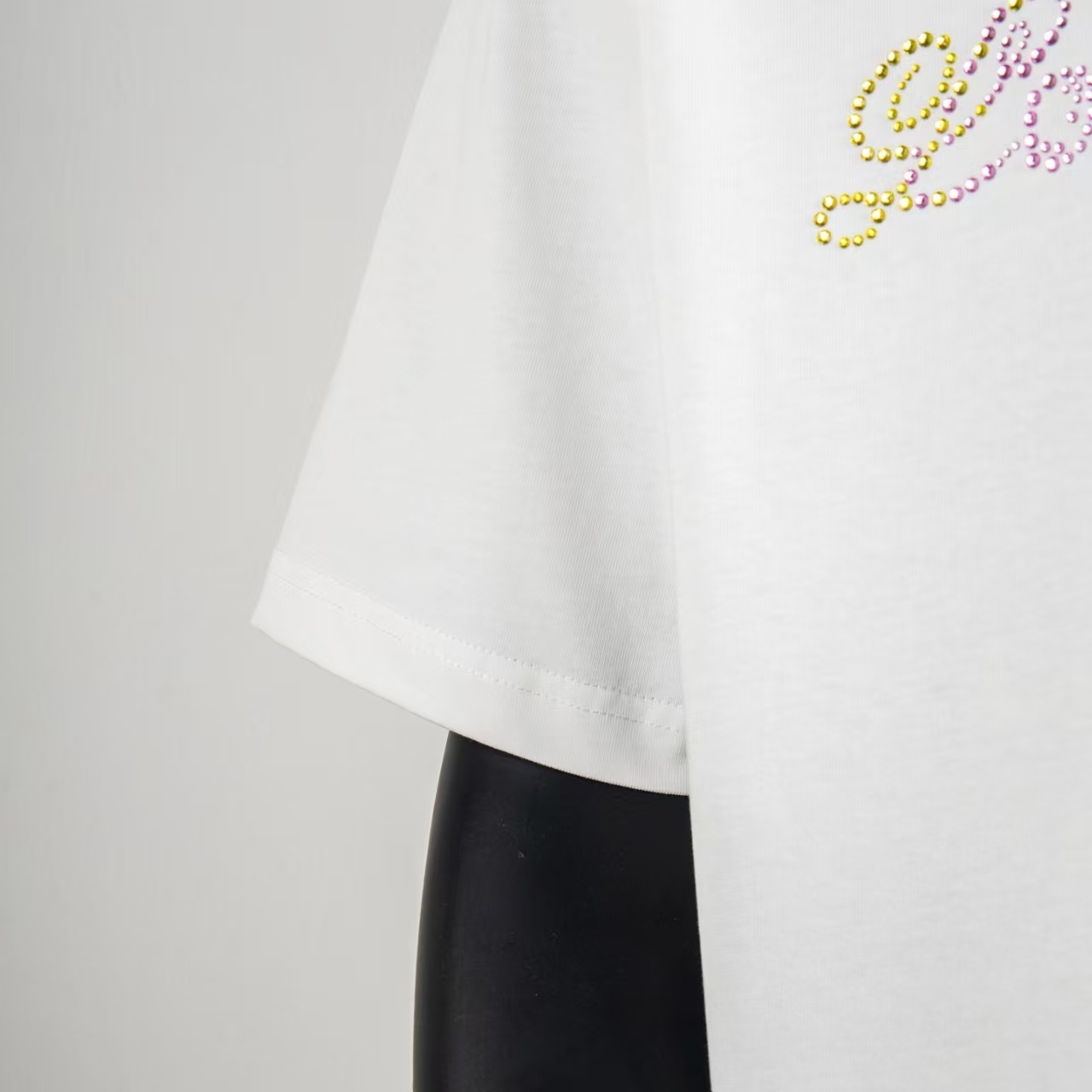     Louis Vuitton Embossed T-Shirt White 6018