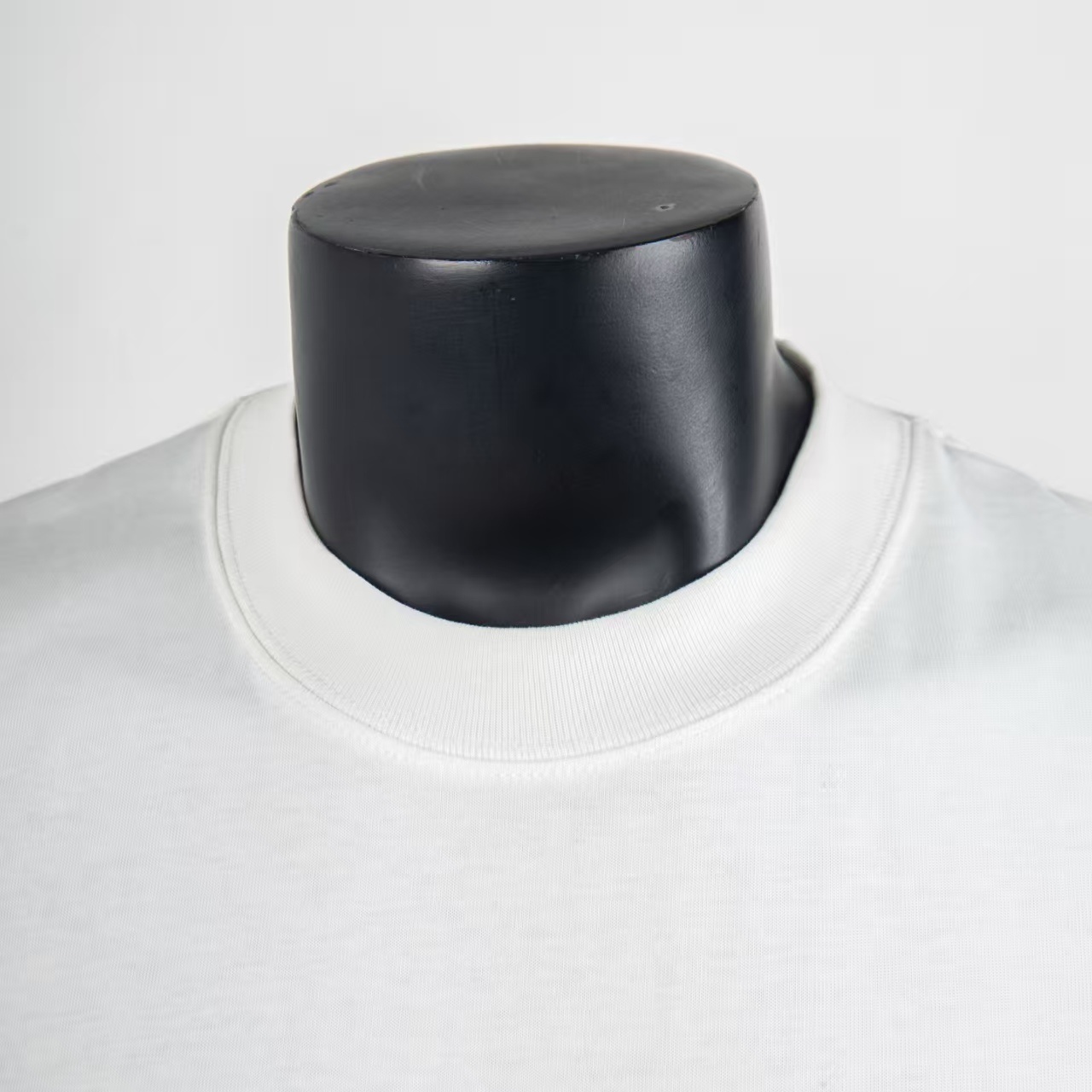     Louis Vuitton Embossed T-Shirt White 6023