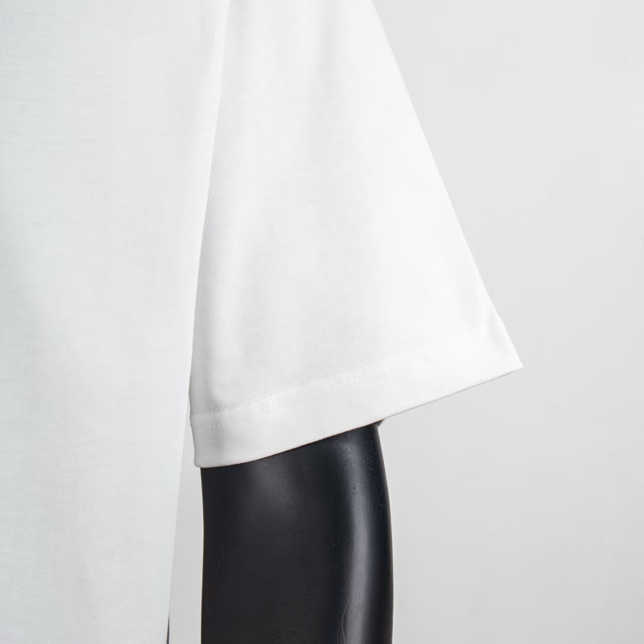     Louis Vuitton Embossed T-Shirt White 6023