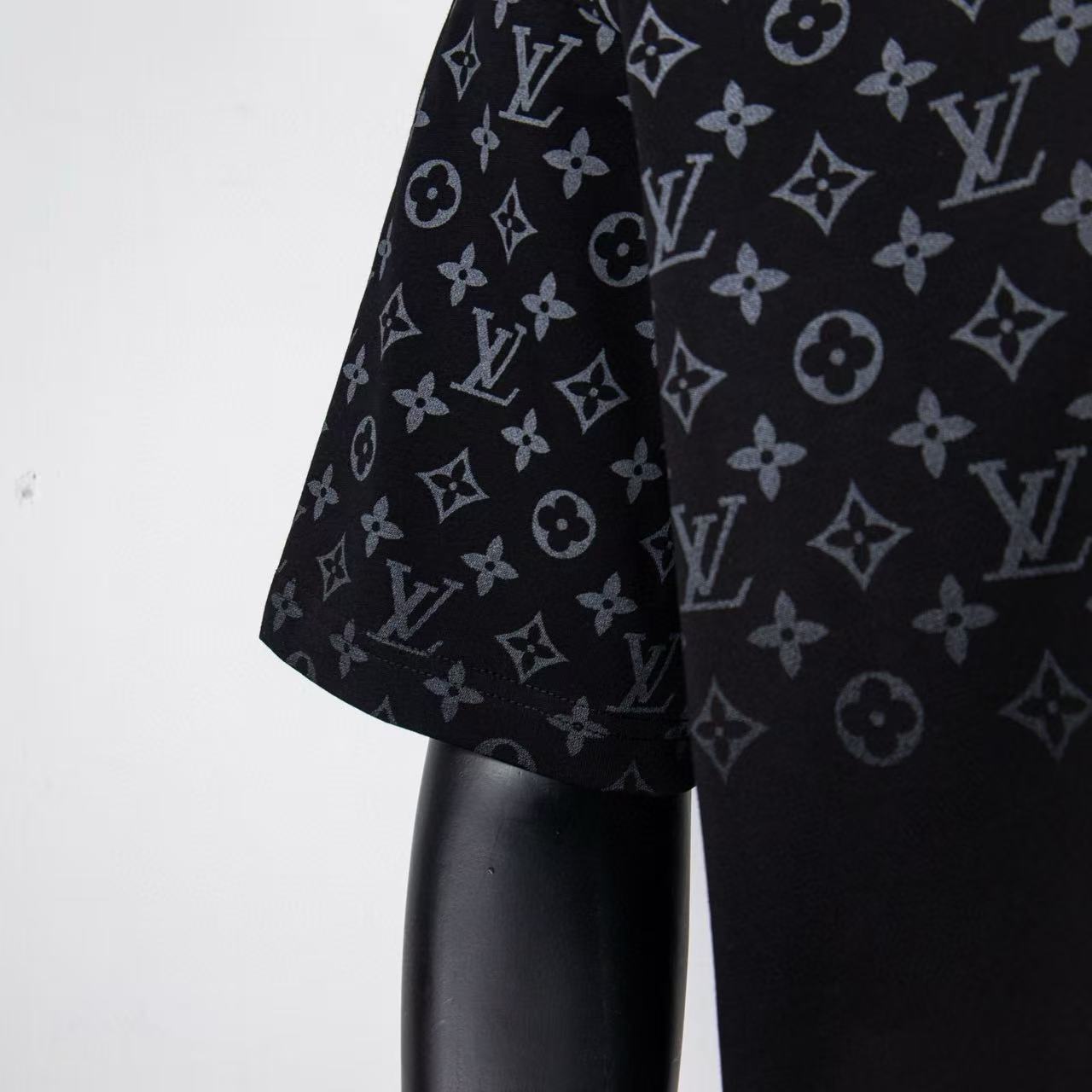     Louis Vuitton Gradient Cotton T-shirt Black 6028