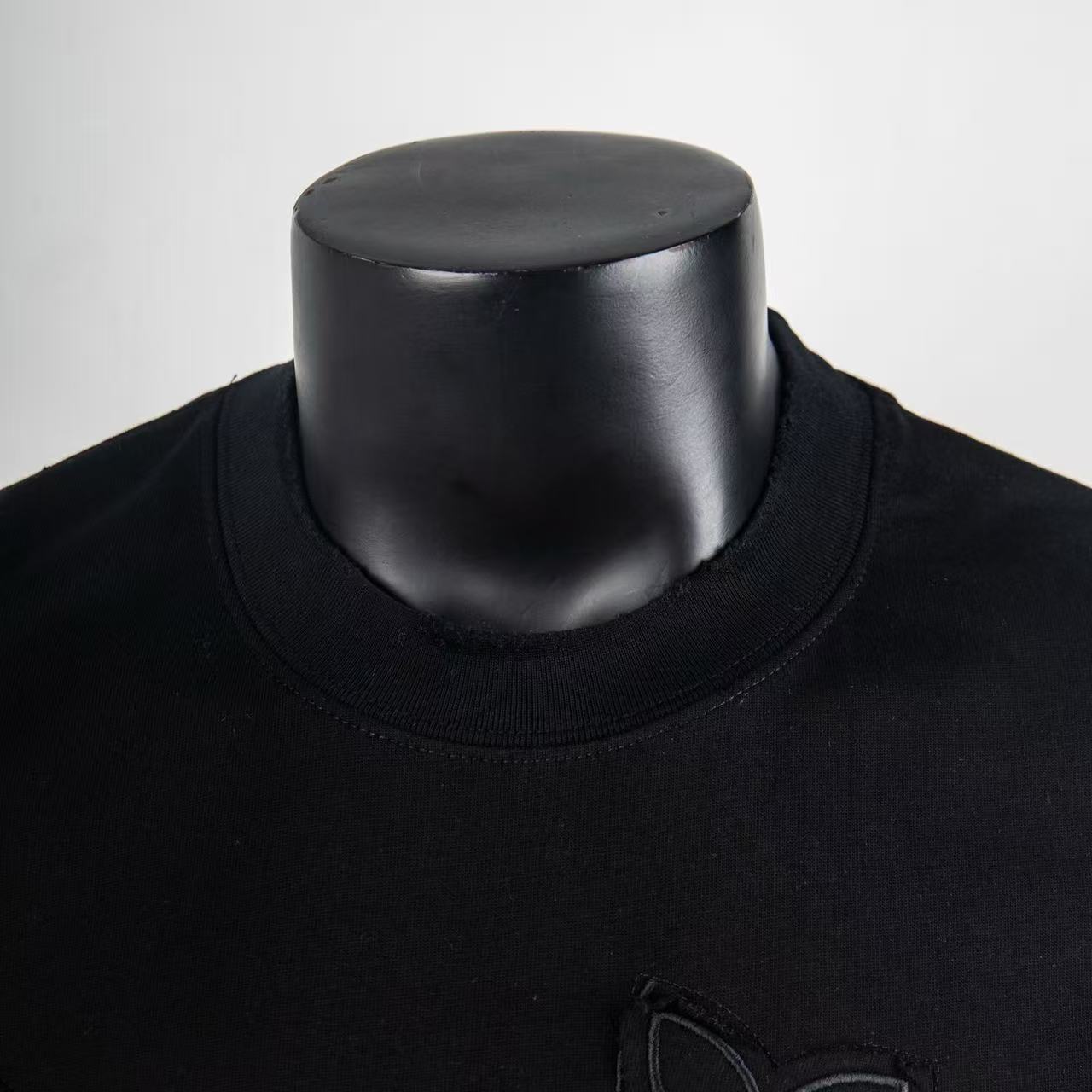     Louis Vuitton Monogram T-Shirt Black 6010