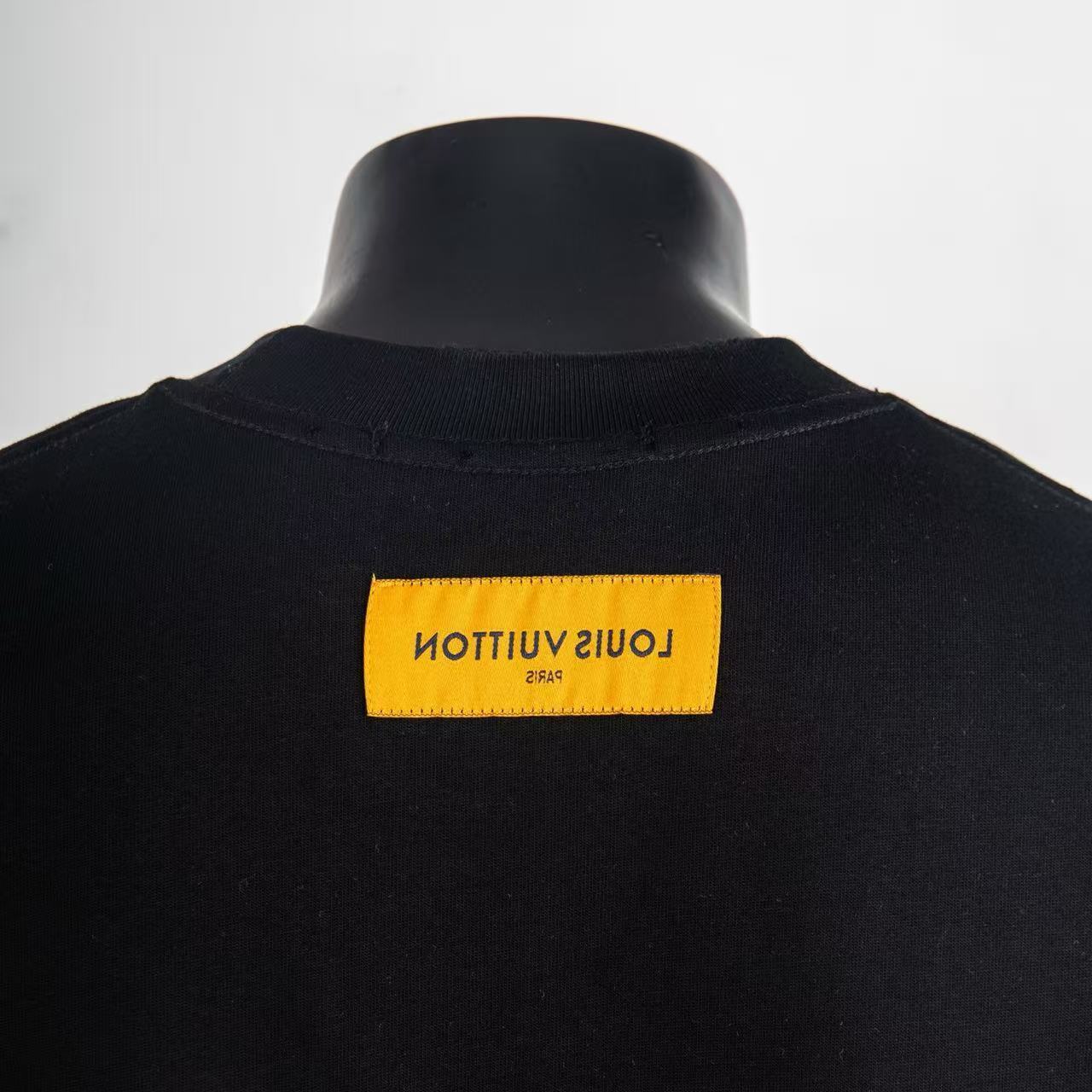     Louis Vuitton Monogram T-Shirt Black 6010
