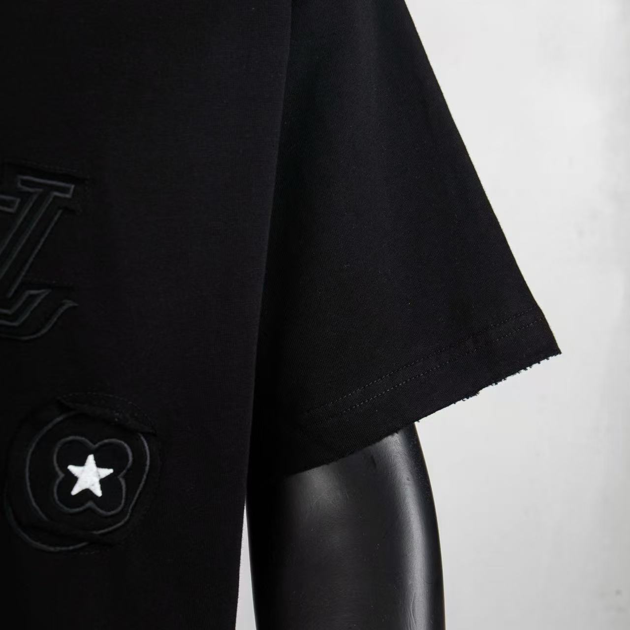     Louis Vuitton Monogram T-Shirt Black 6010