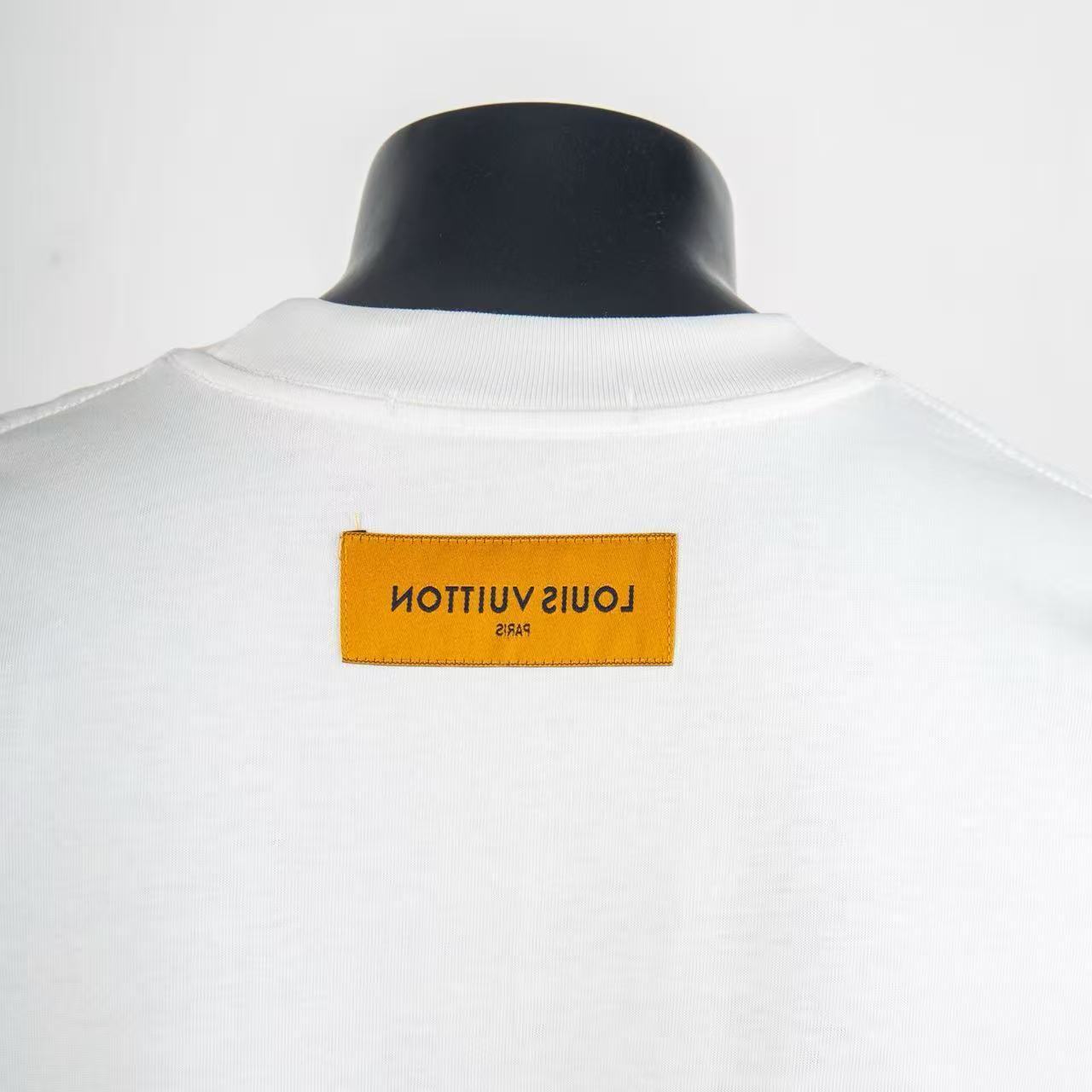     Louis Vuitton Printed Signature T-shirt White 6008
