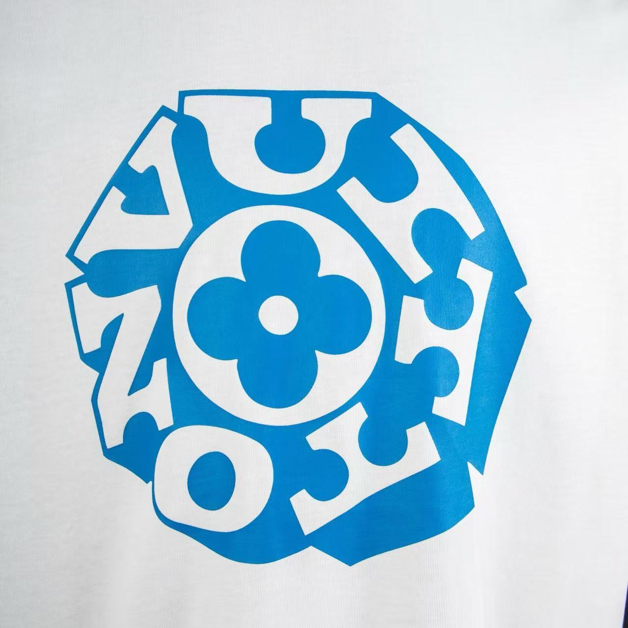     Louis Vuitton Printed Signature T-shirt White 6008