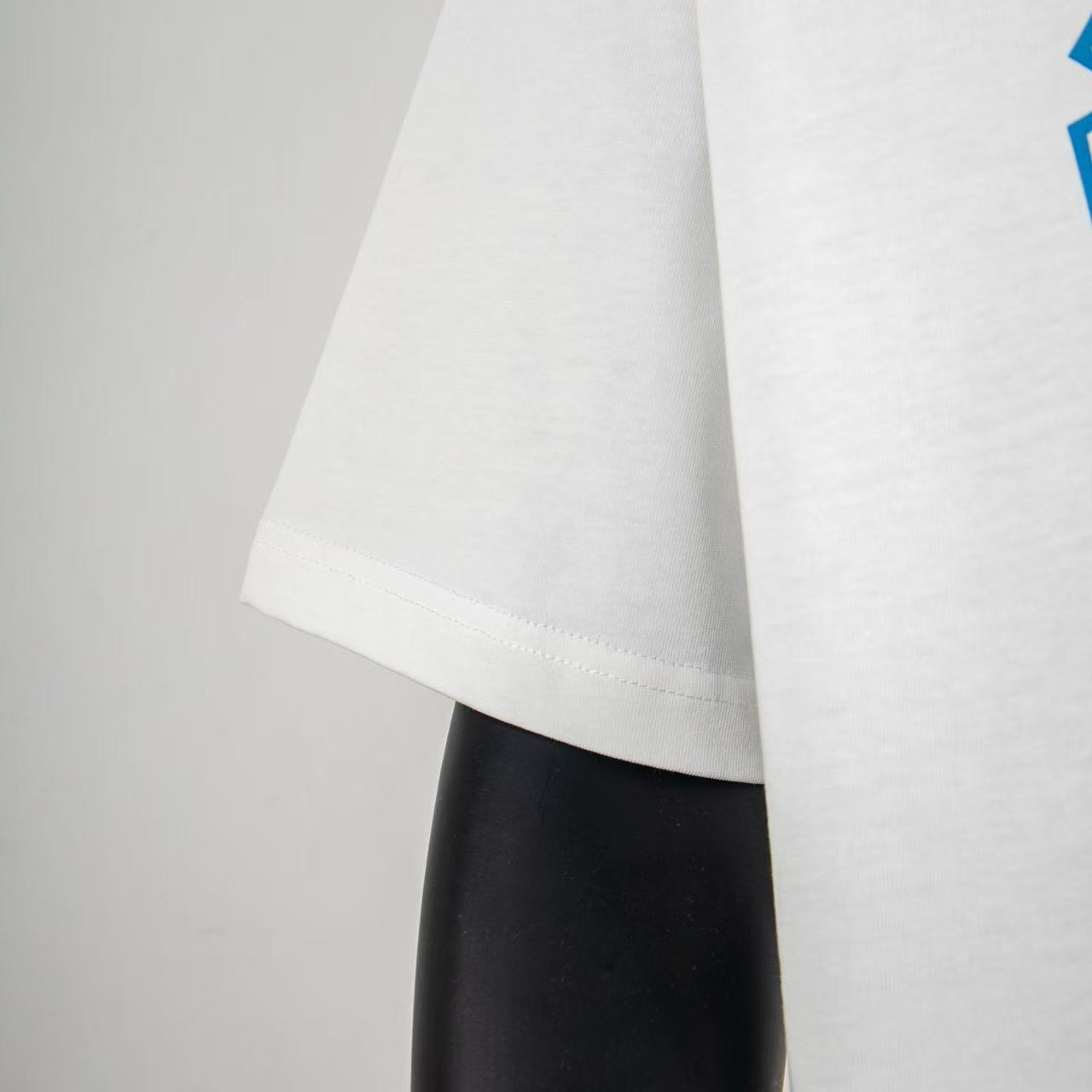     Louis Vuitton Printed Signature T-shirt White 6008