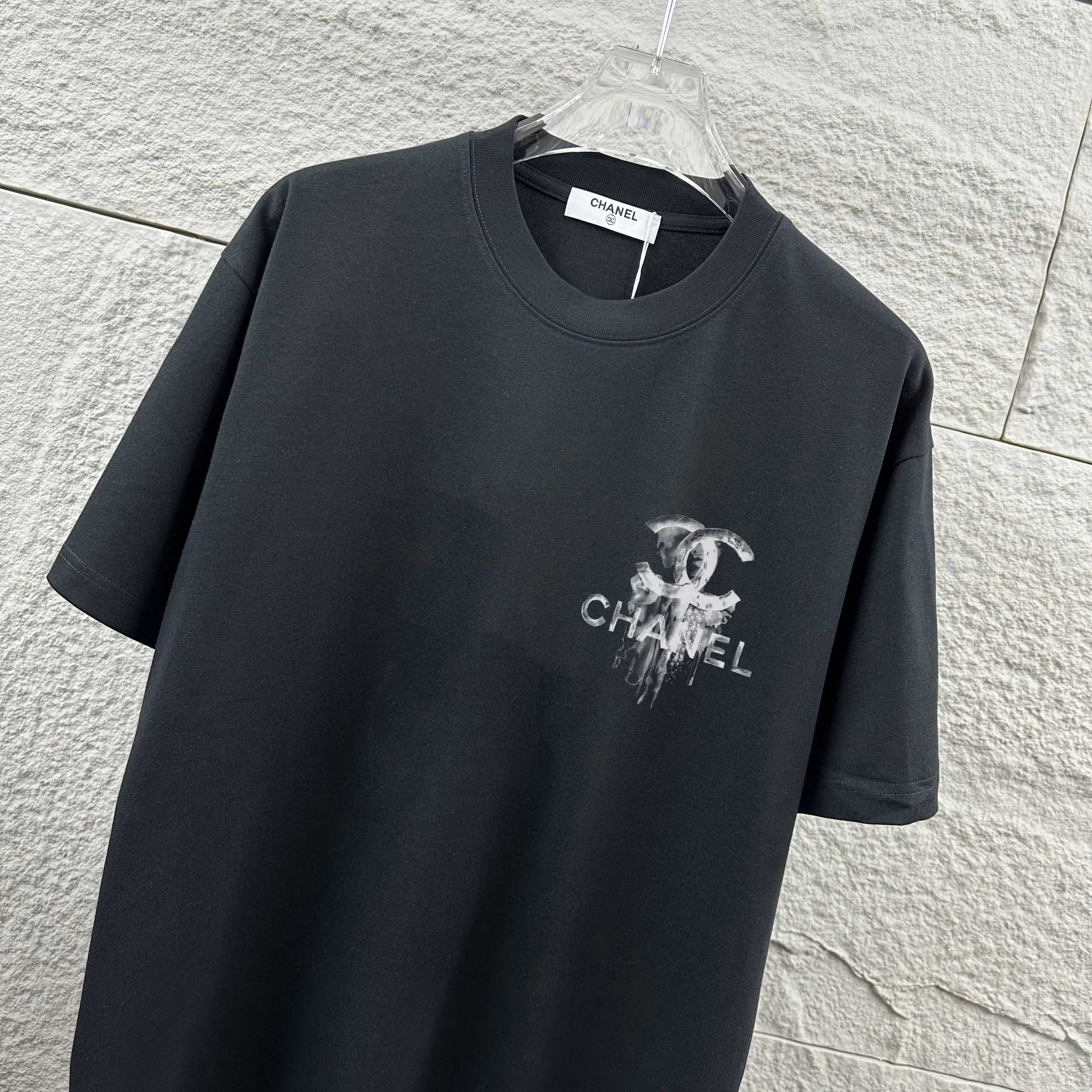    Chanel T-shirt