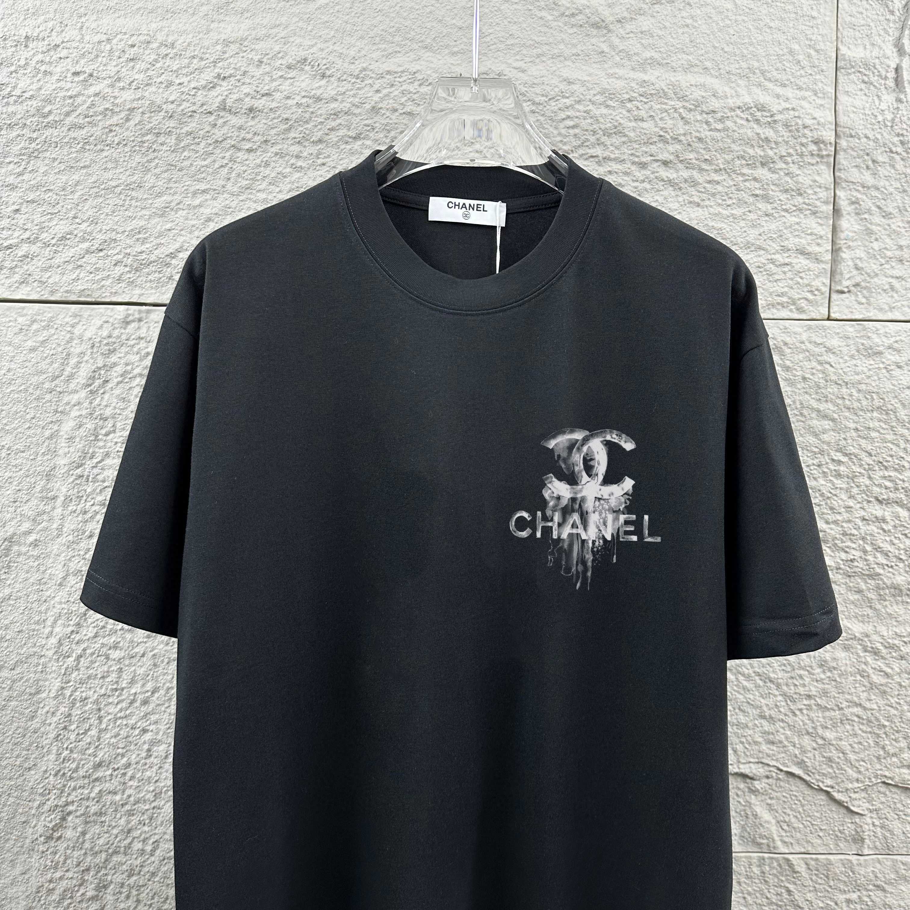    Chanel T-shirt