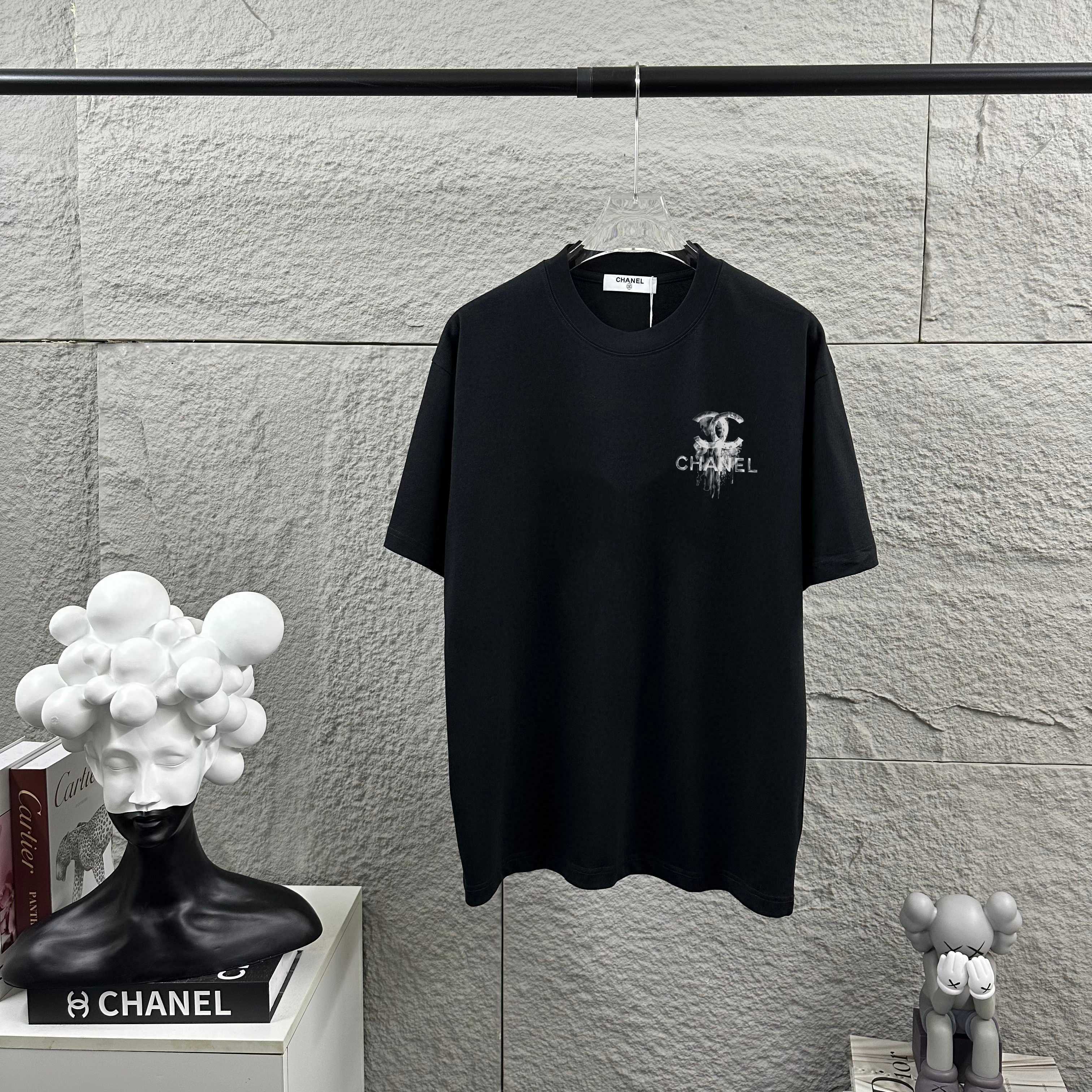    Chanel T-shirt