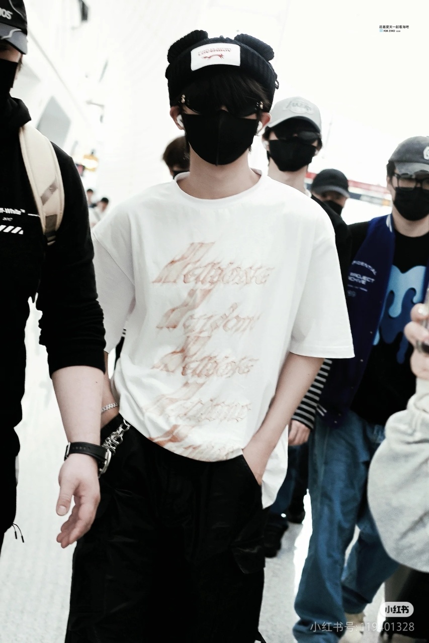    WE11DONE Spark Logo Graphic Long Sleeve T-Shirt White 
