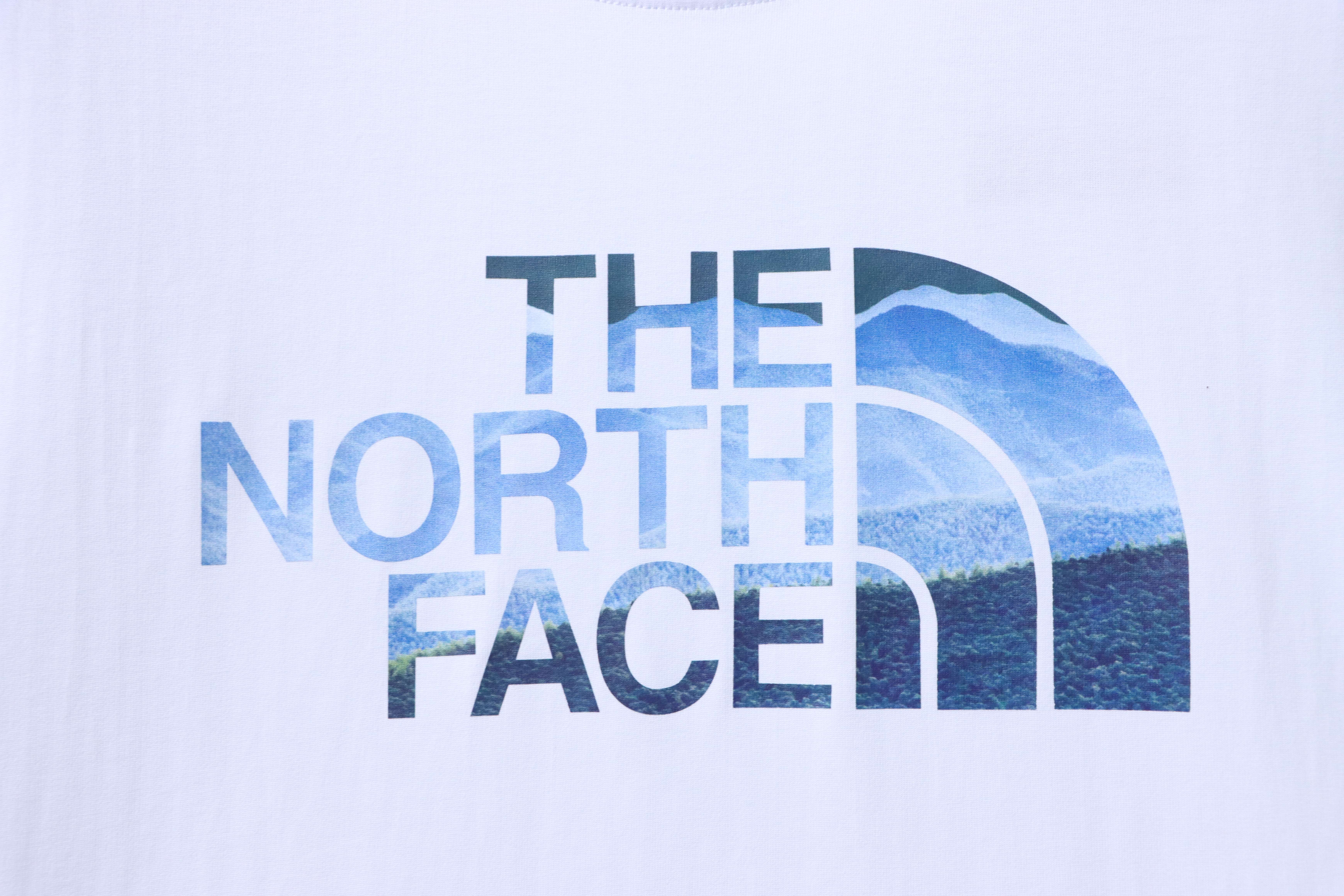 Top Quality    The North Face Men's Short Sleeve Half Dome Graphic Tee