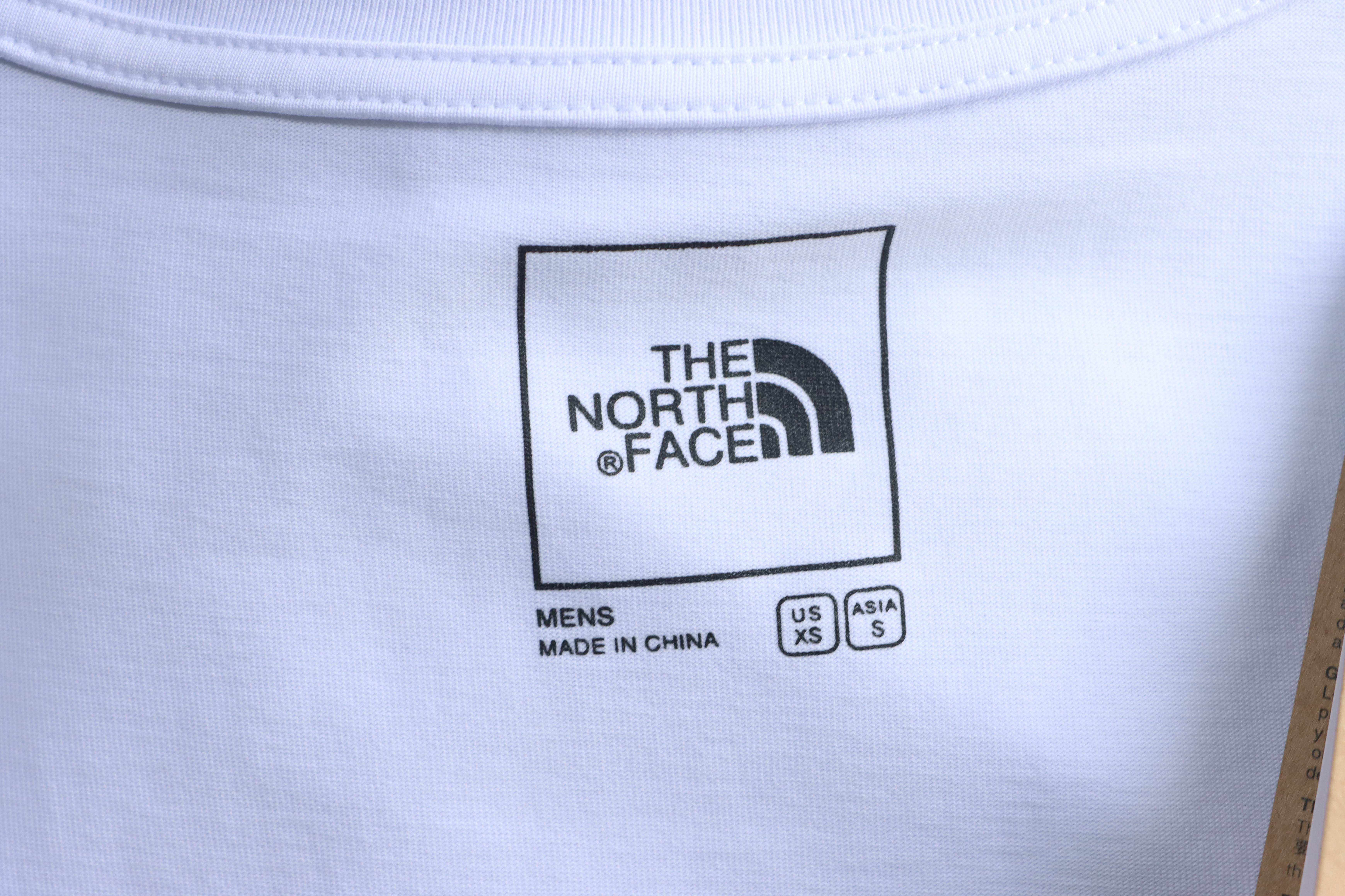 Top Quality    The North Face Men's Short Sleeve Half Dome Graphic Tee