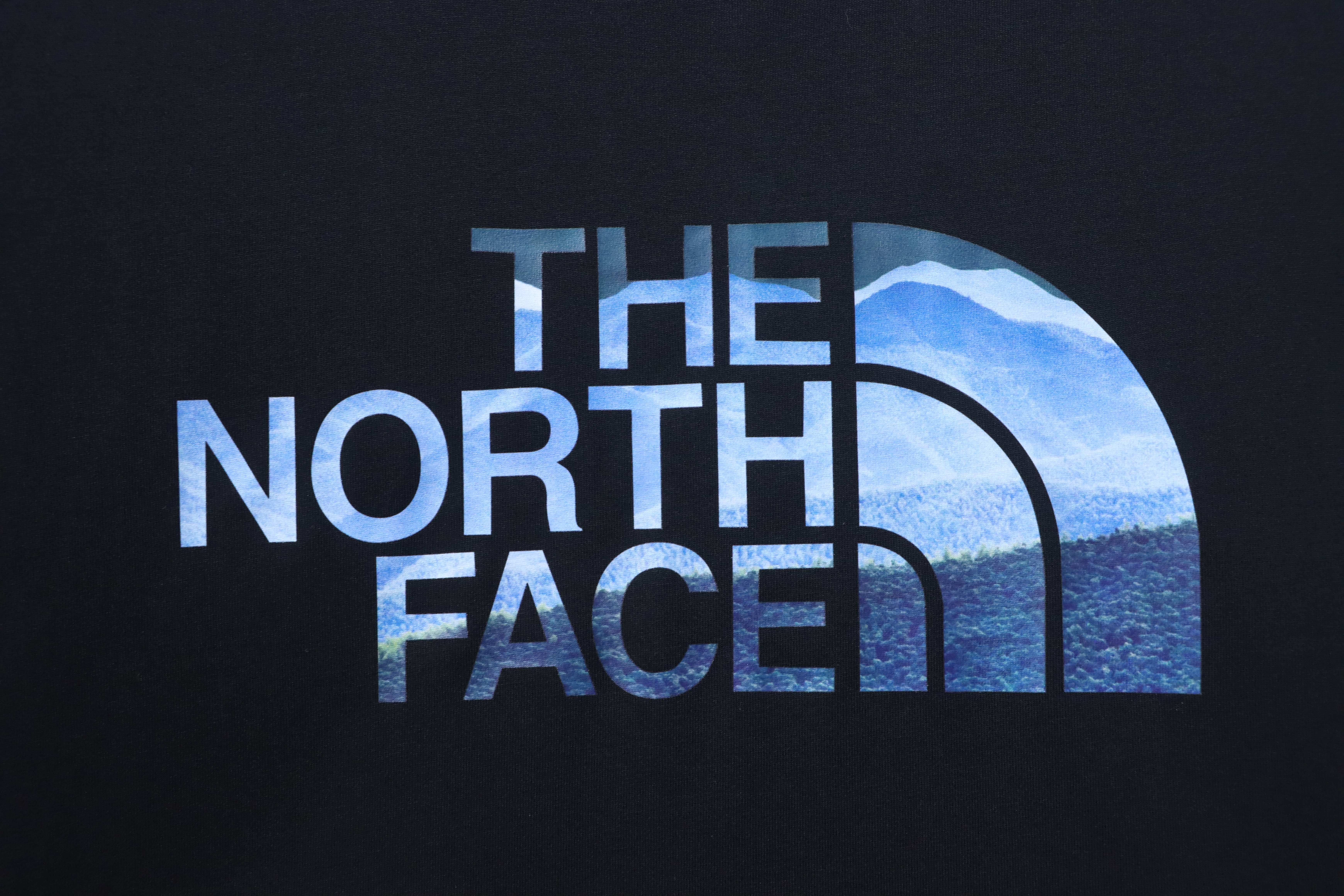 Top Quality    The North Face SS24 Clean Fit
