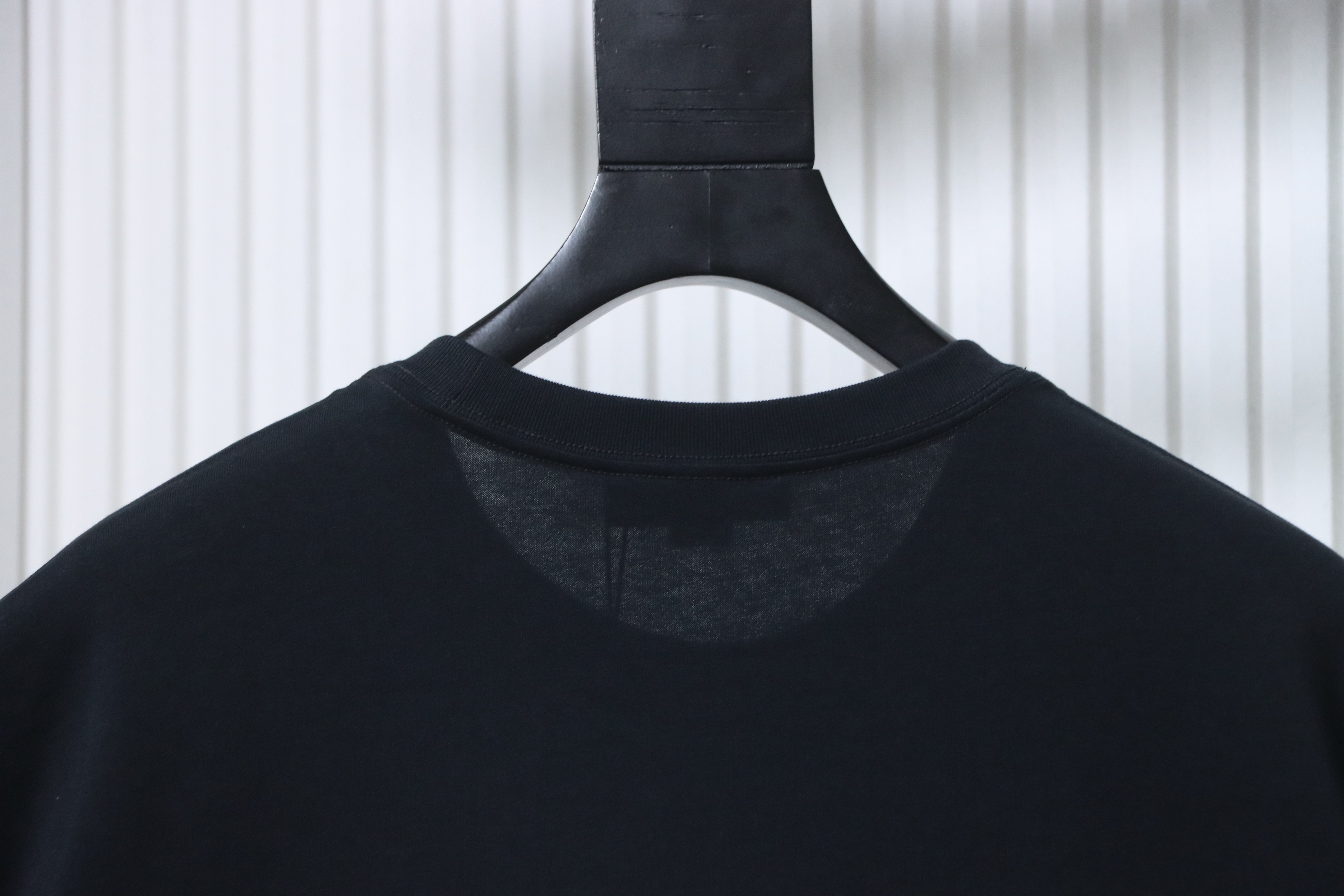 Top Quality    Cotton T-shirt with classic Gucci logo embroidery