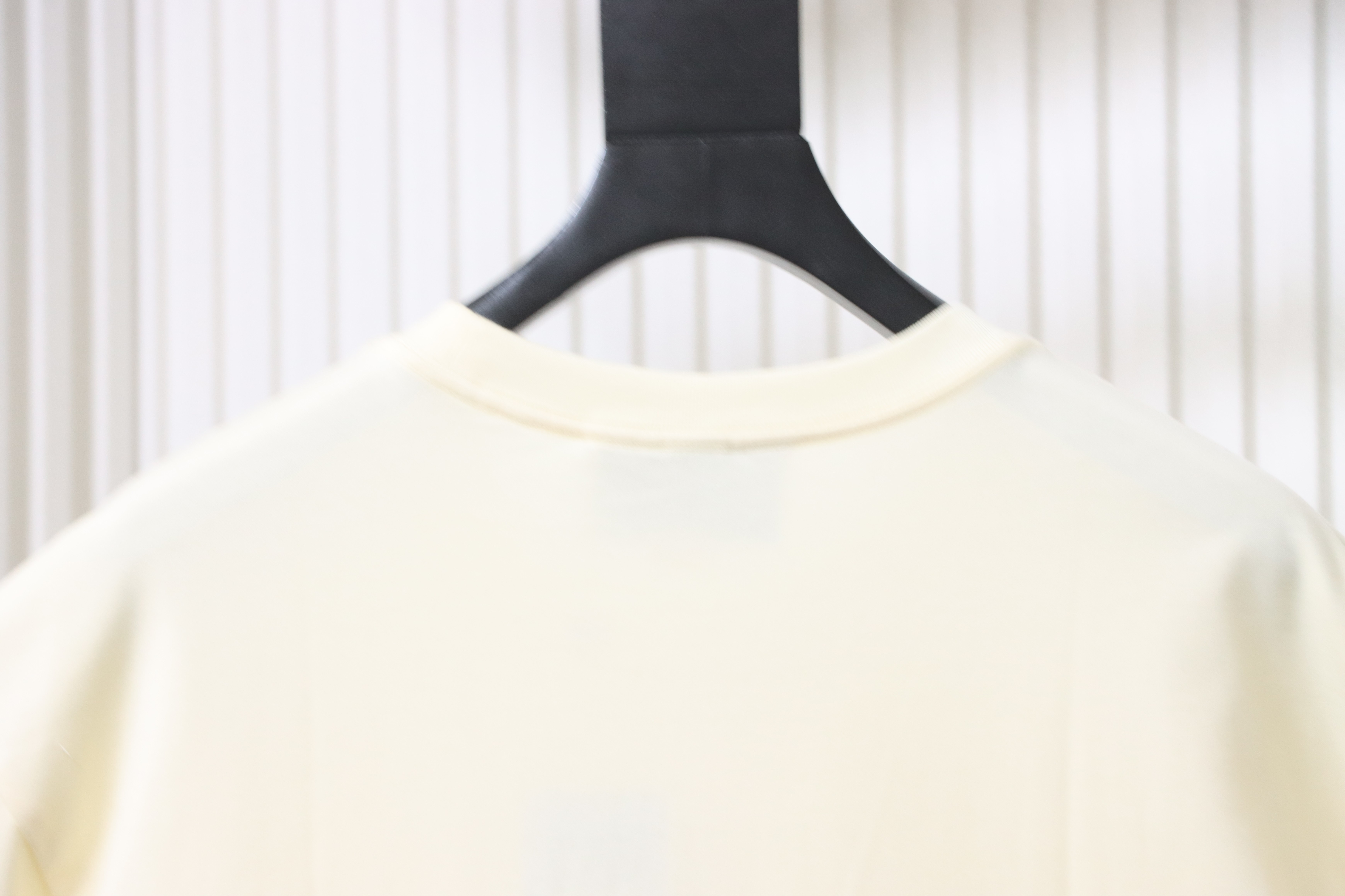 Top Quality    Cotton T-shirt with classic Gucci logo embroidery in white 01