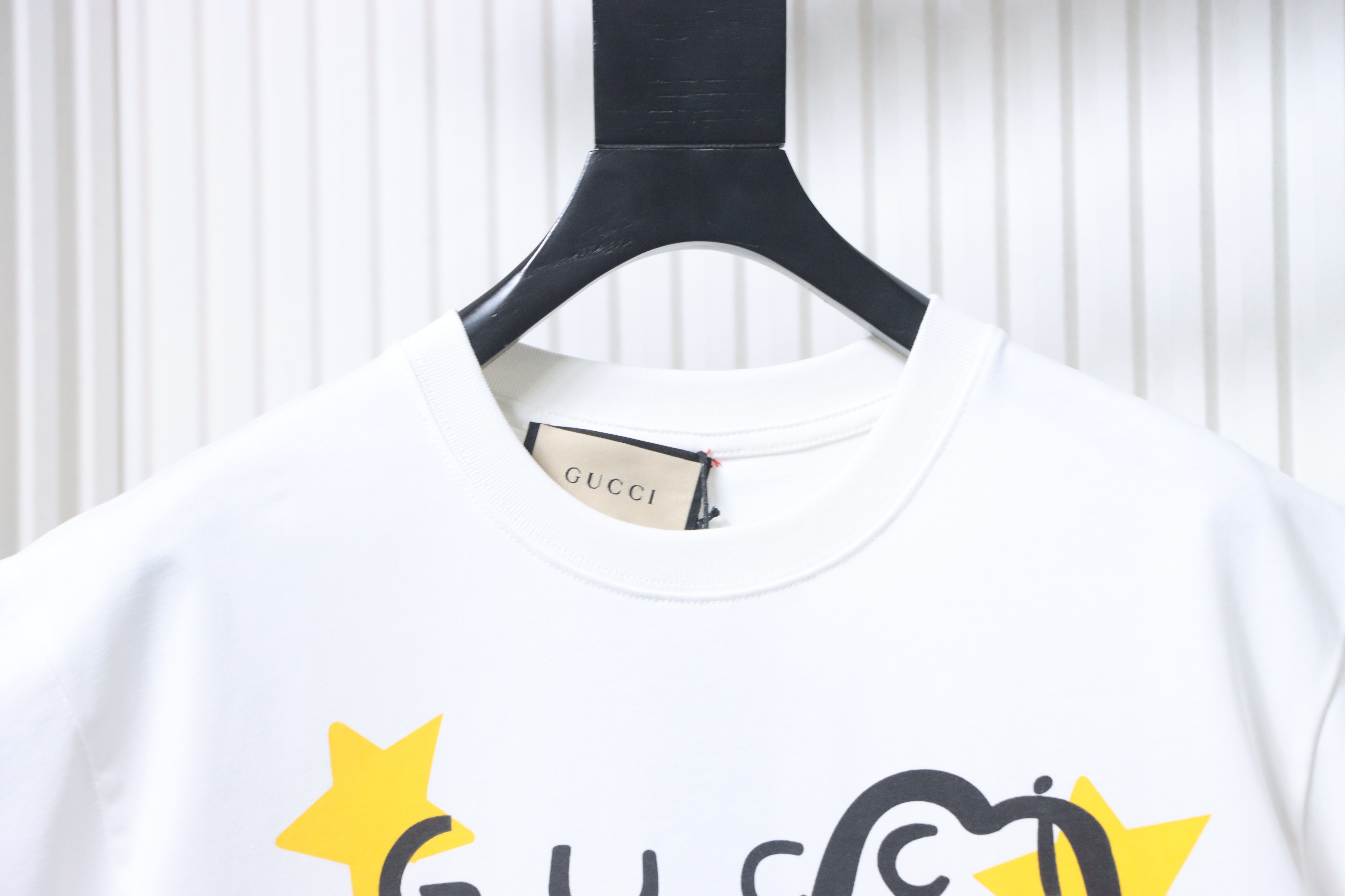 Top Quality    Cotton T-shirt with Gucci cartoon print in white 03