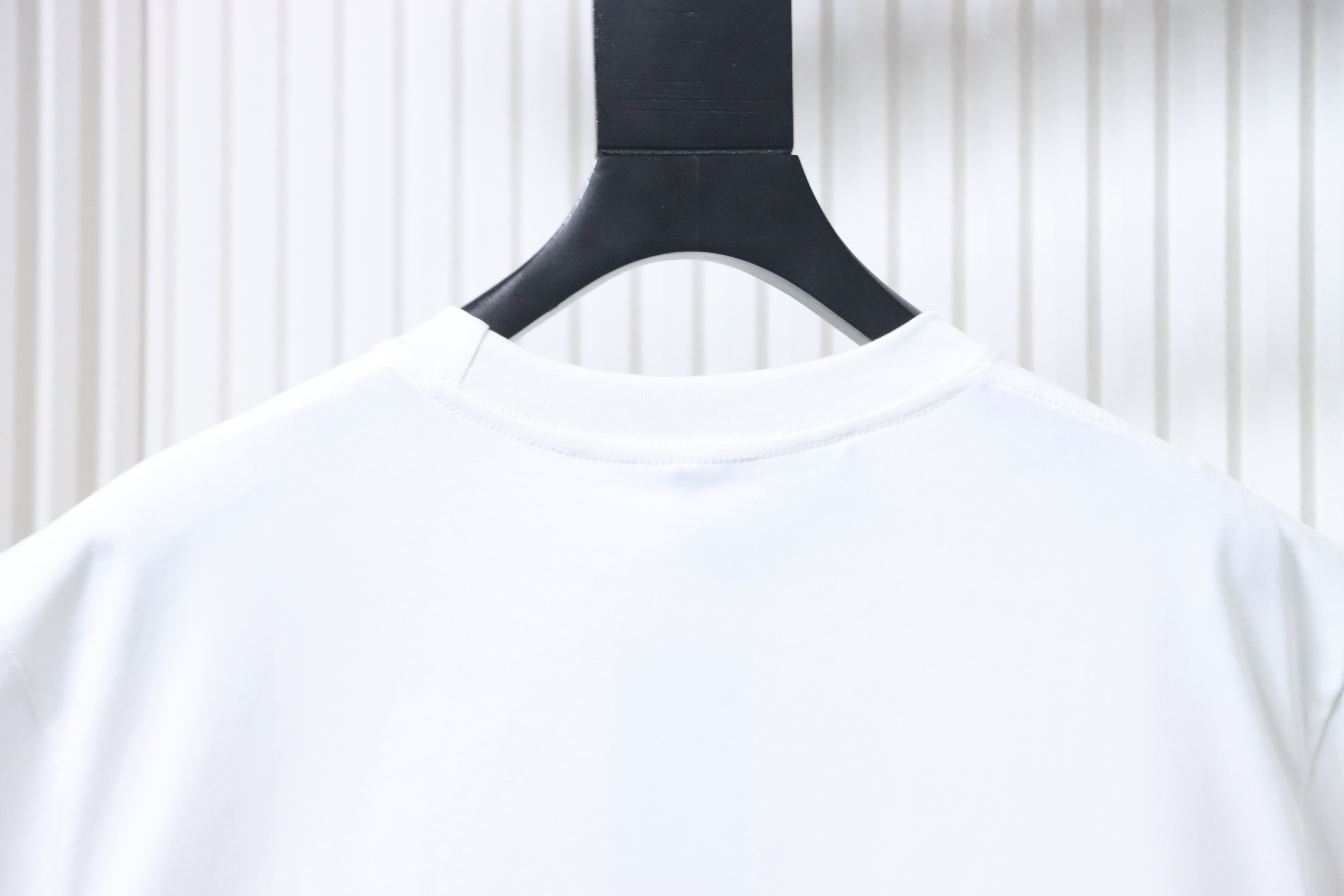 Top Quality    Cotton T-shirt with Gucci cartoon print in white 03