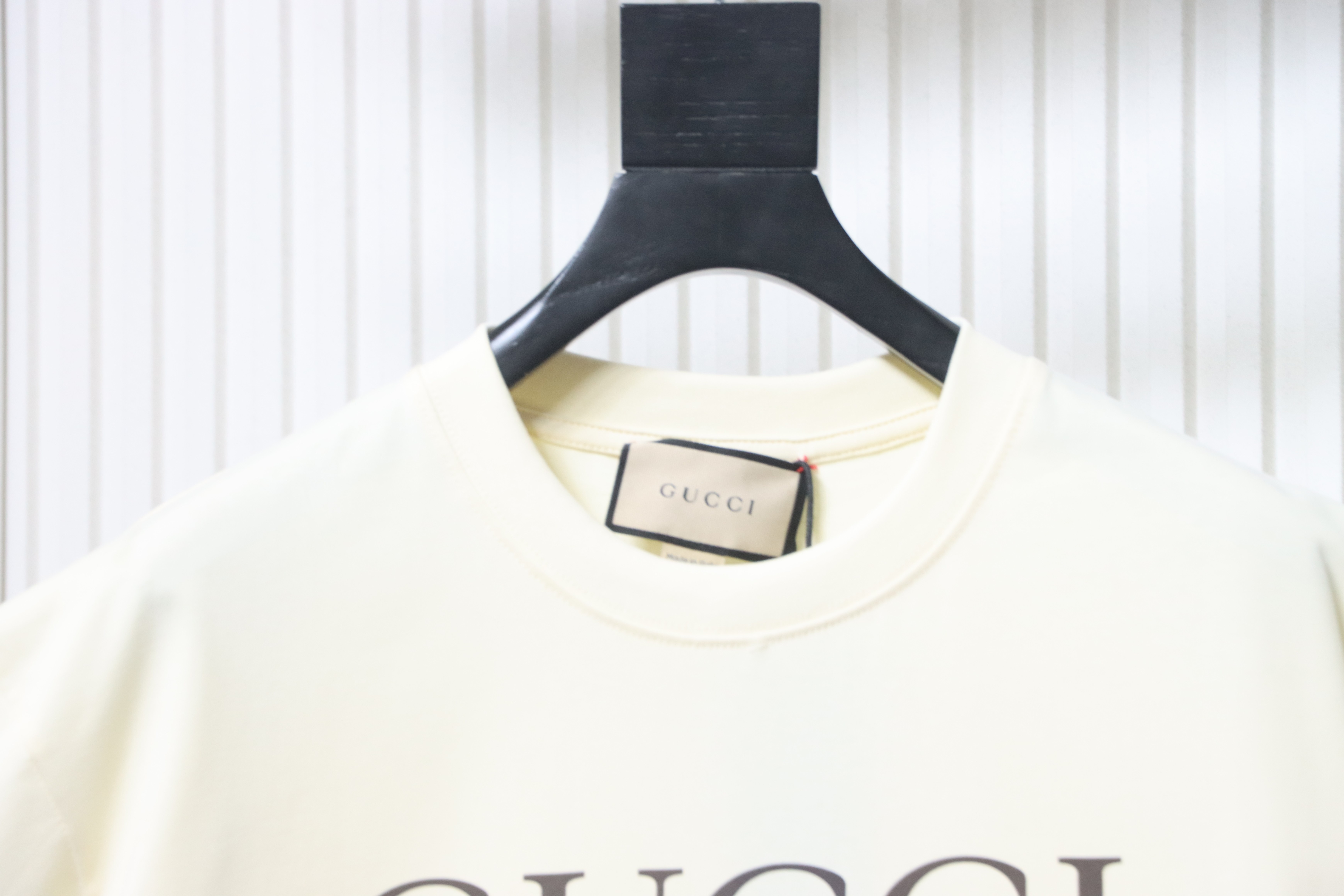 Top Quality    Cotton T-shirt with Gucci cartoon print in white 04