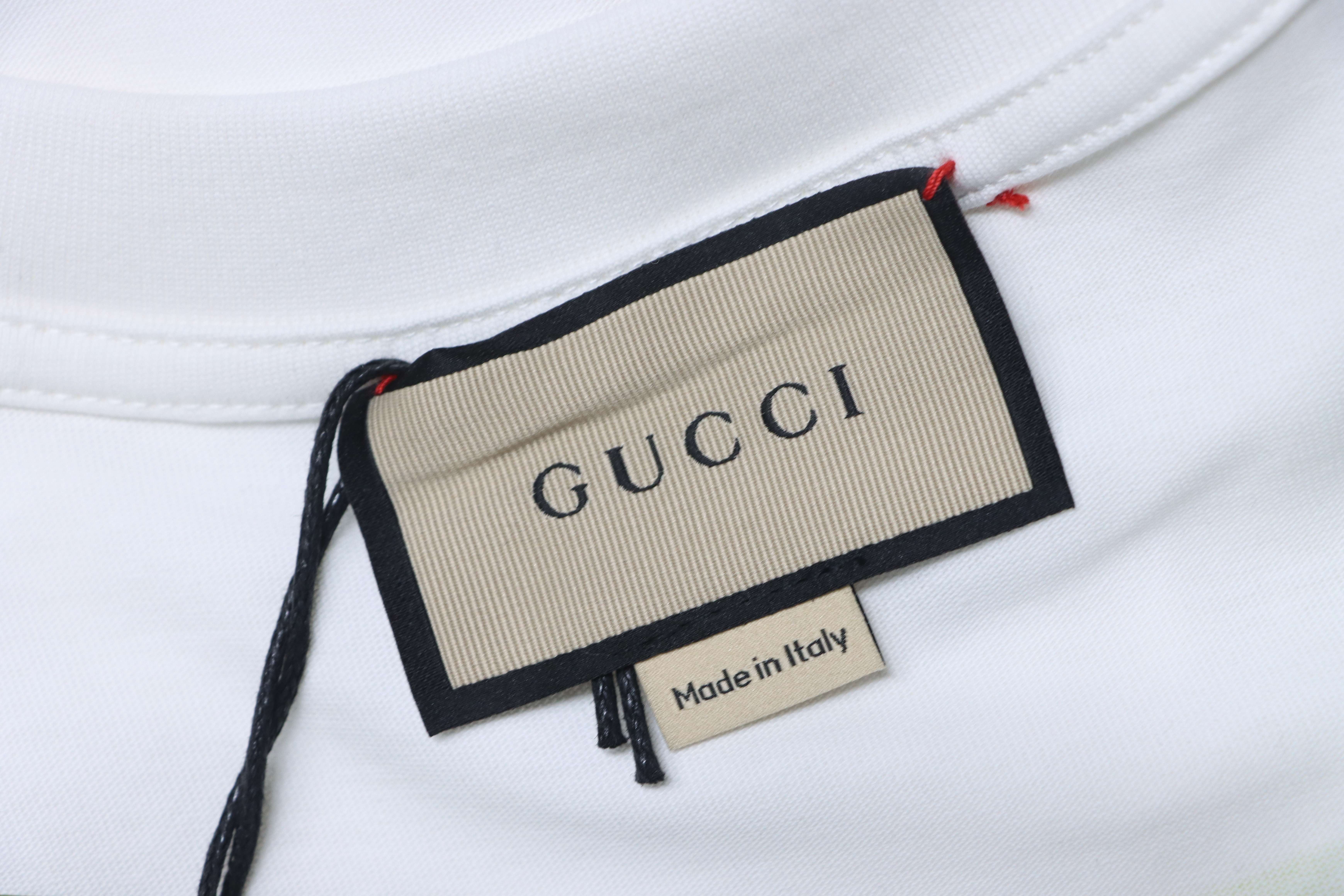Top Quality    Cotton T-shirt with Gucci cartoon print in white 05