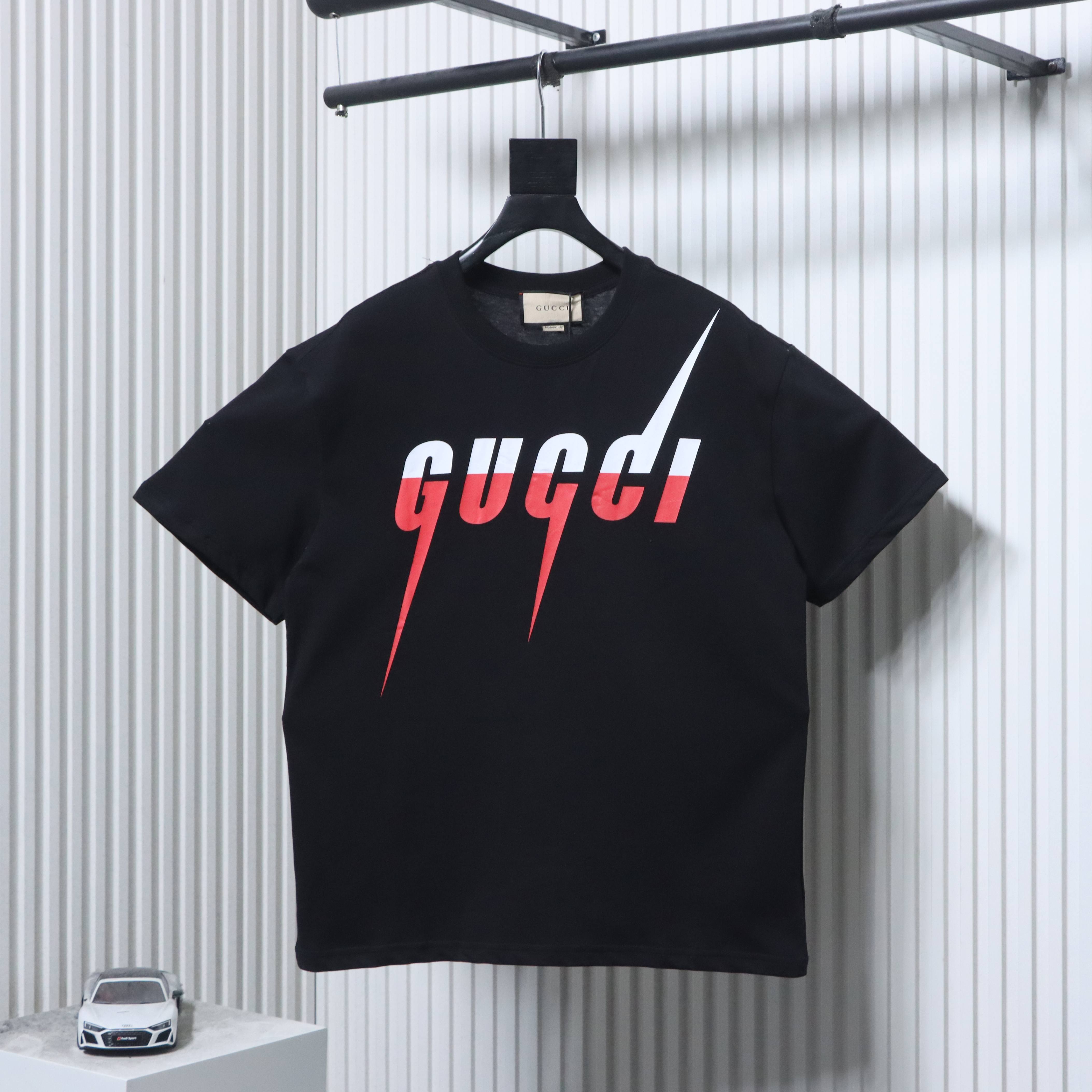    Gucci Blade Printing Short Sleeve Black 565806-XJAZY-1141