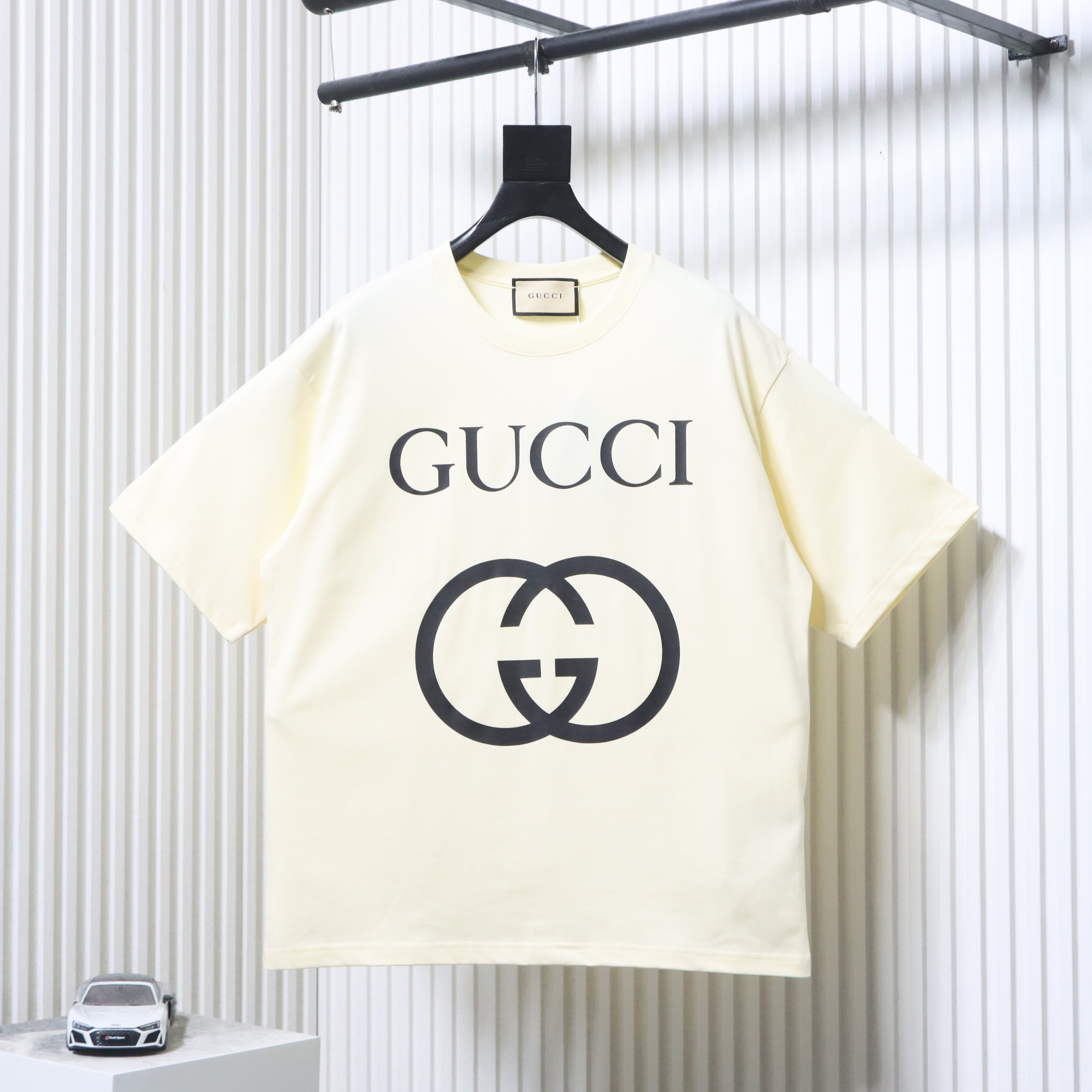    Gucci Interlock G Large Short Sleeve Unisex Creamy White 493117-X3Q35-7561