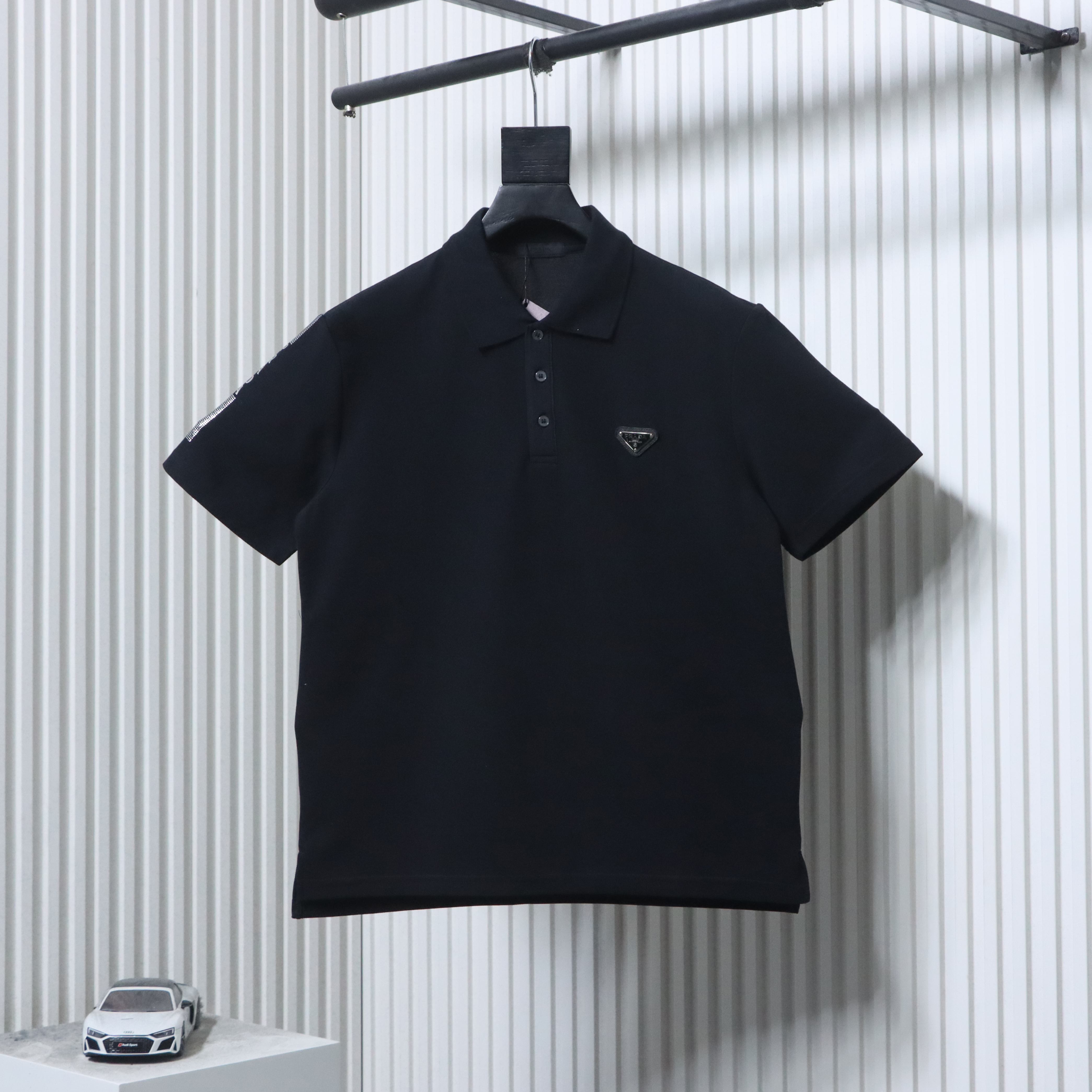    Prada Metal Triangle Silver Letter Polo Shirt