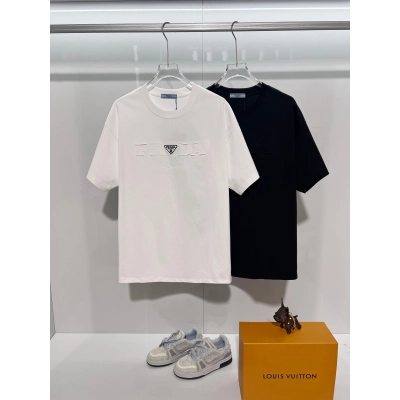 Top Quality    Prada Premium Cotton Crew Neck T-Shirt 01