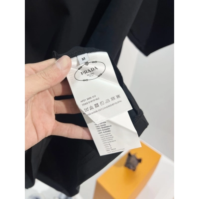 Top Quality    Prada Premium Cotton Crew Neck T-Shirt 02