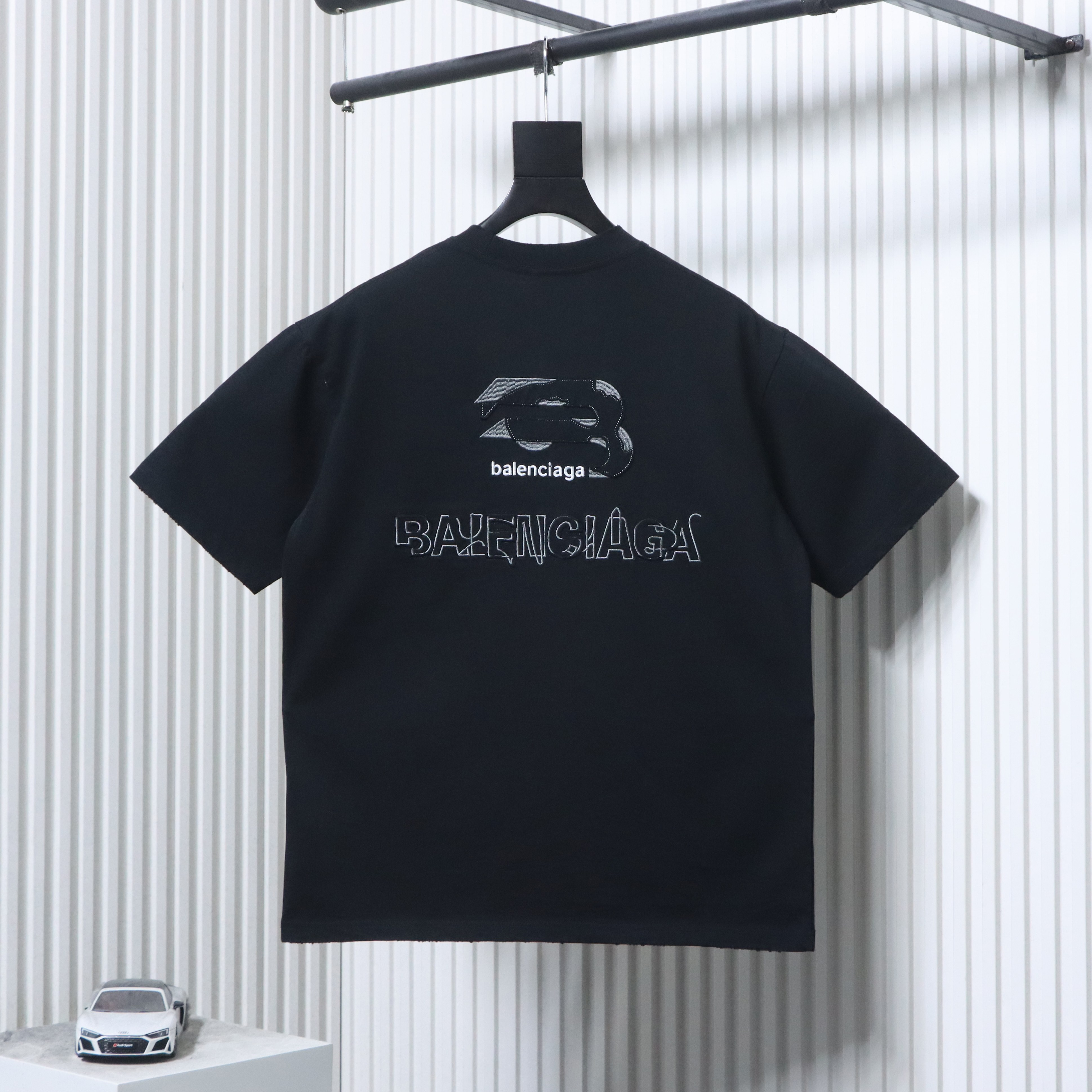    Balenciaga heavy patch embroidered t-shirt Black