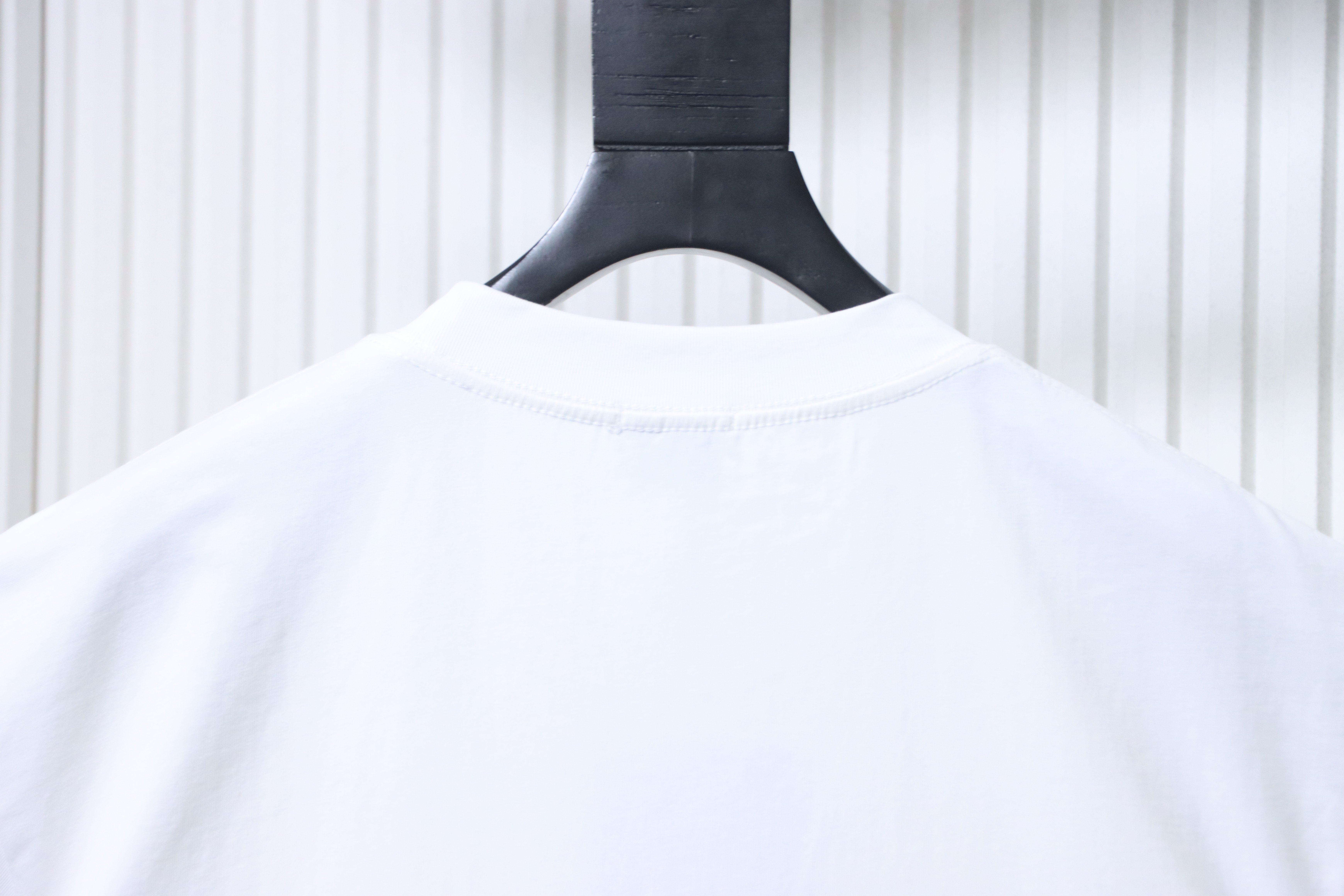    Burberry  Knight Stamp Cotton T-shirt in Chalk white