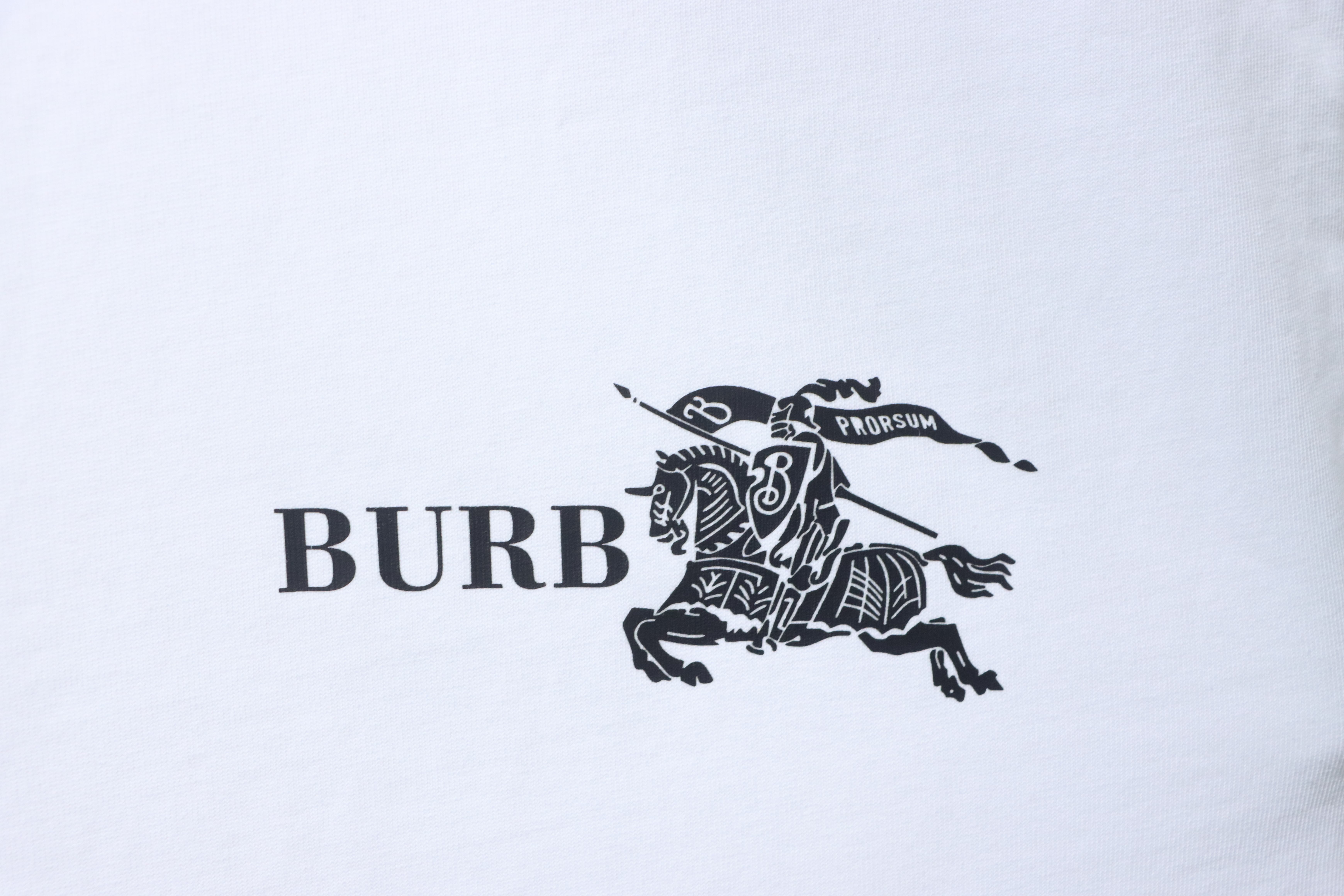    Burberry  Knight Stamp Cotton T-shirt in Chalk white