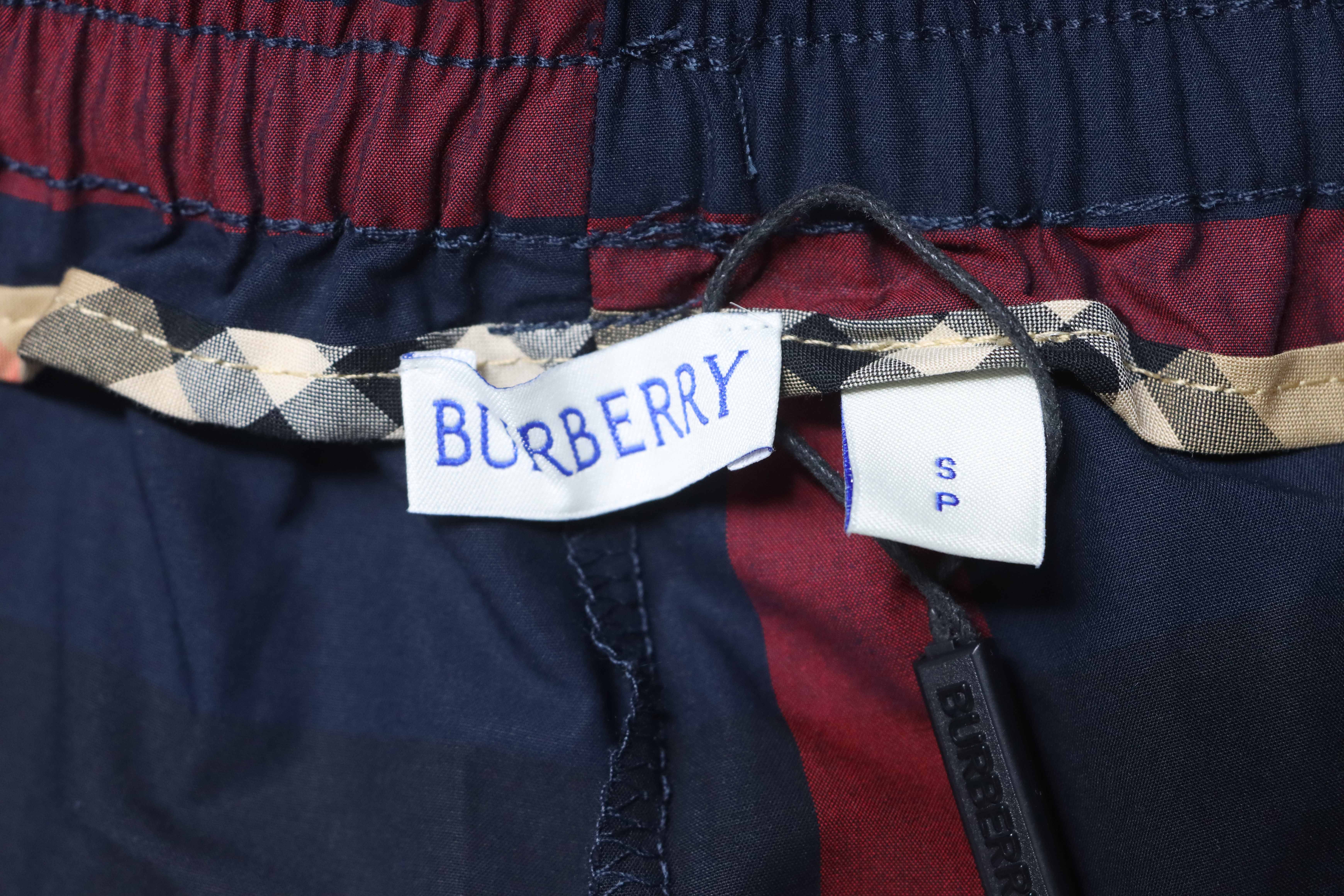    Burberry classic stripe plaid shorts