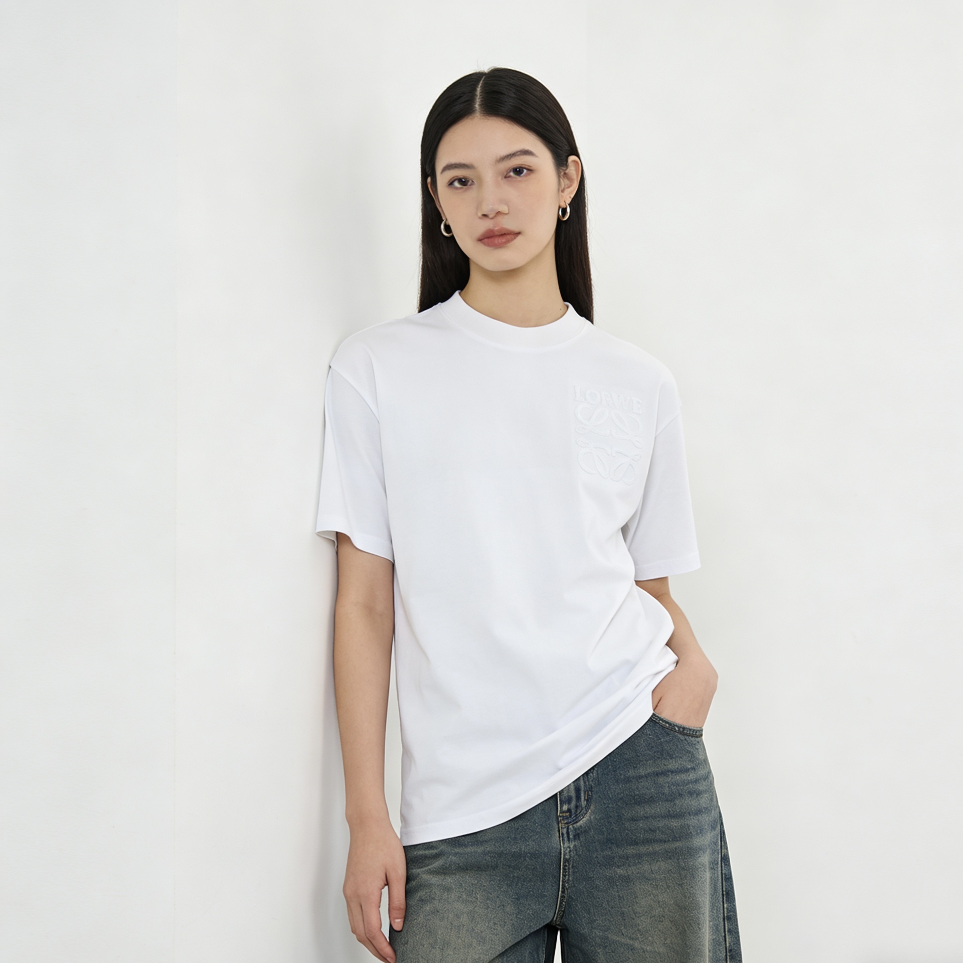    Loewe 26SS Dark Logo Woven Embroidered T-Shirt white