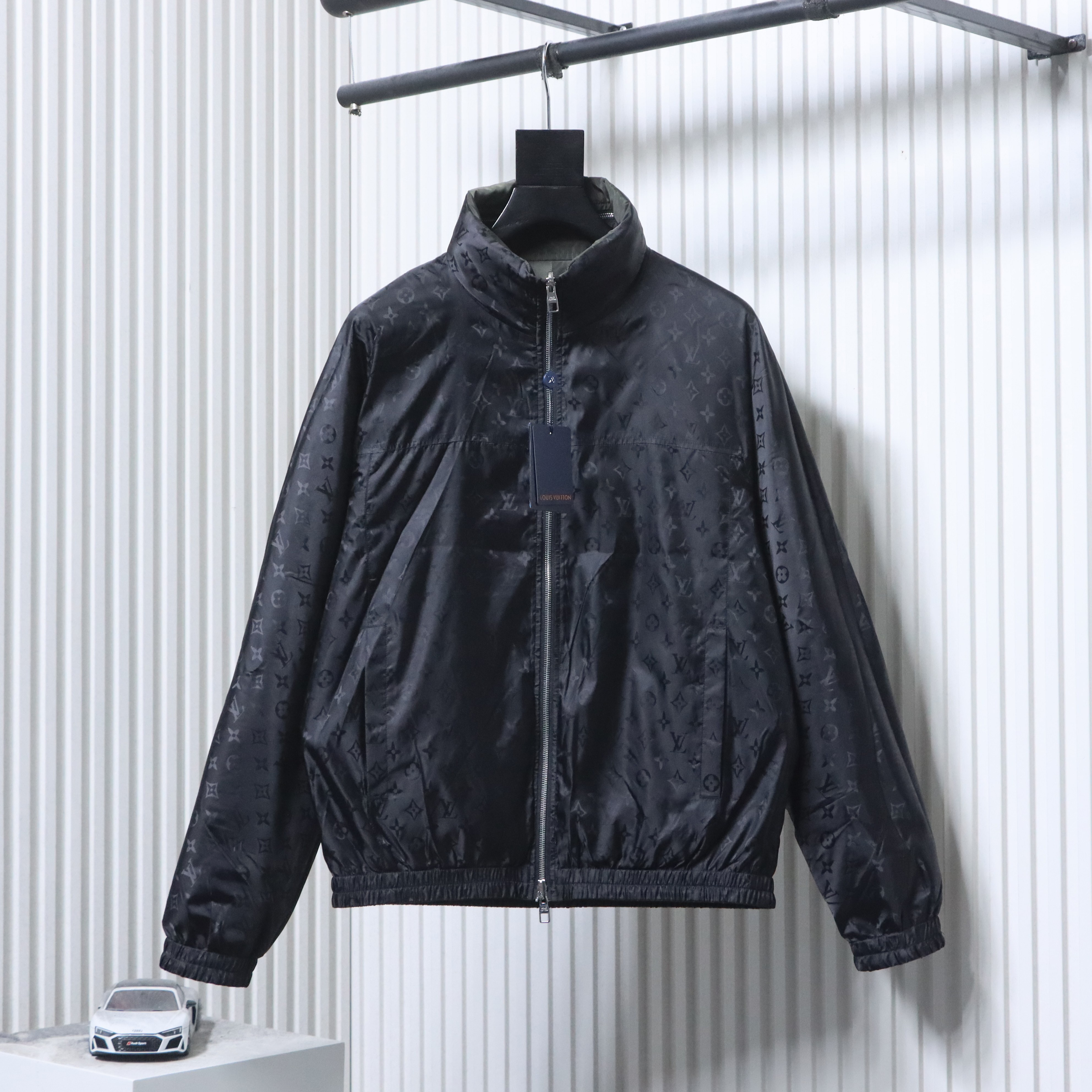    Louis vuitton 26ss monogram reversible hooded jacket Gray