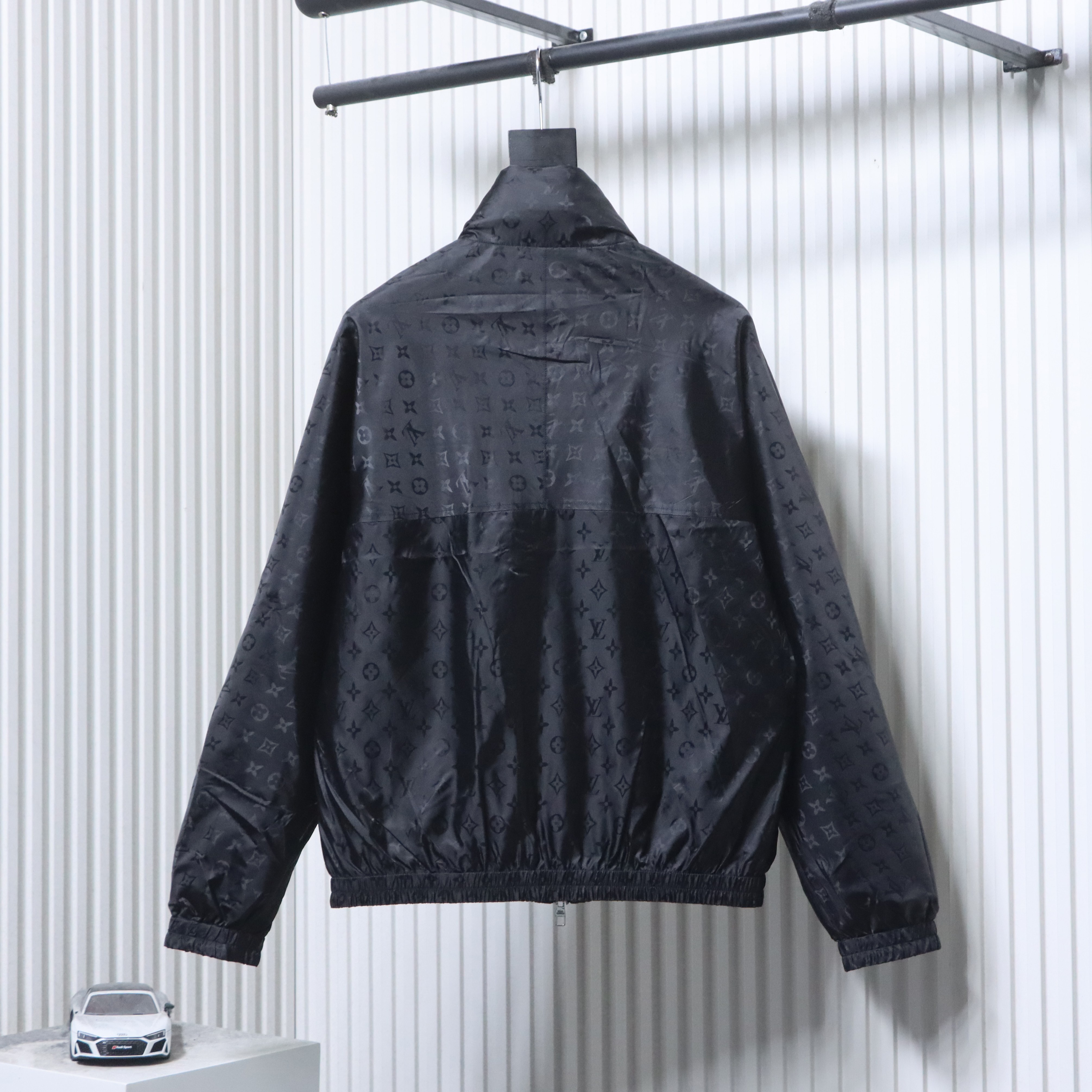    Louis vuitton 26ss monogram reversible hooded jacket Gray