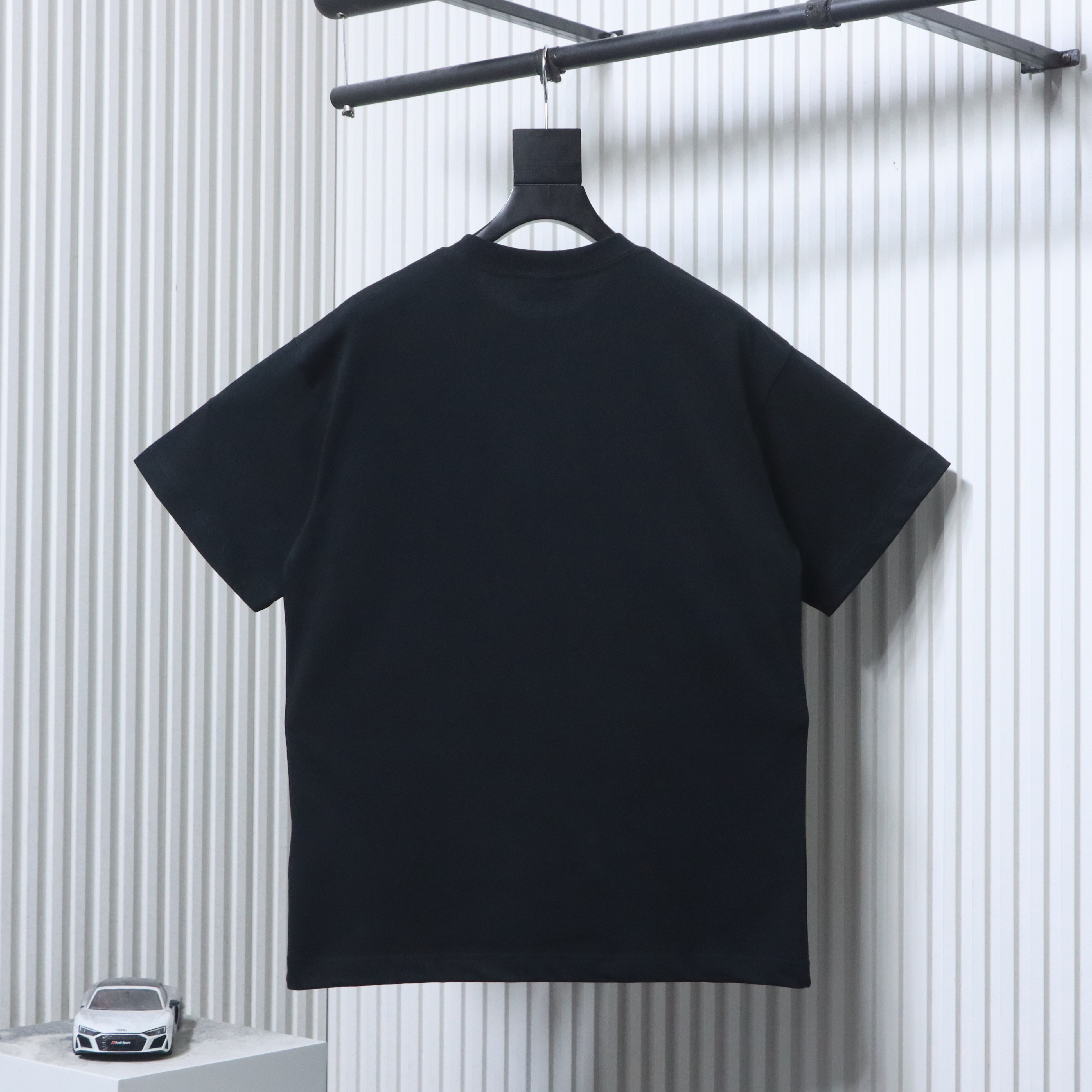    Louis Vuitton Red Label Letter Embroidered T-Shirt