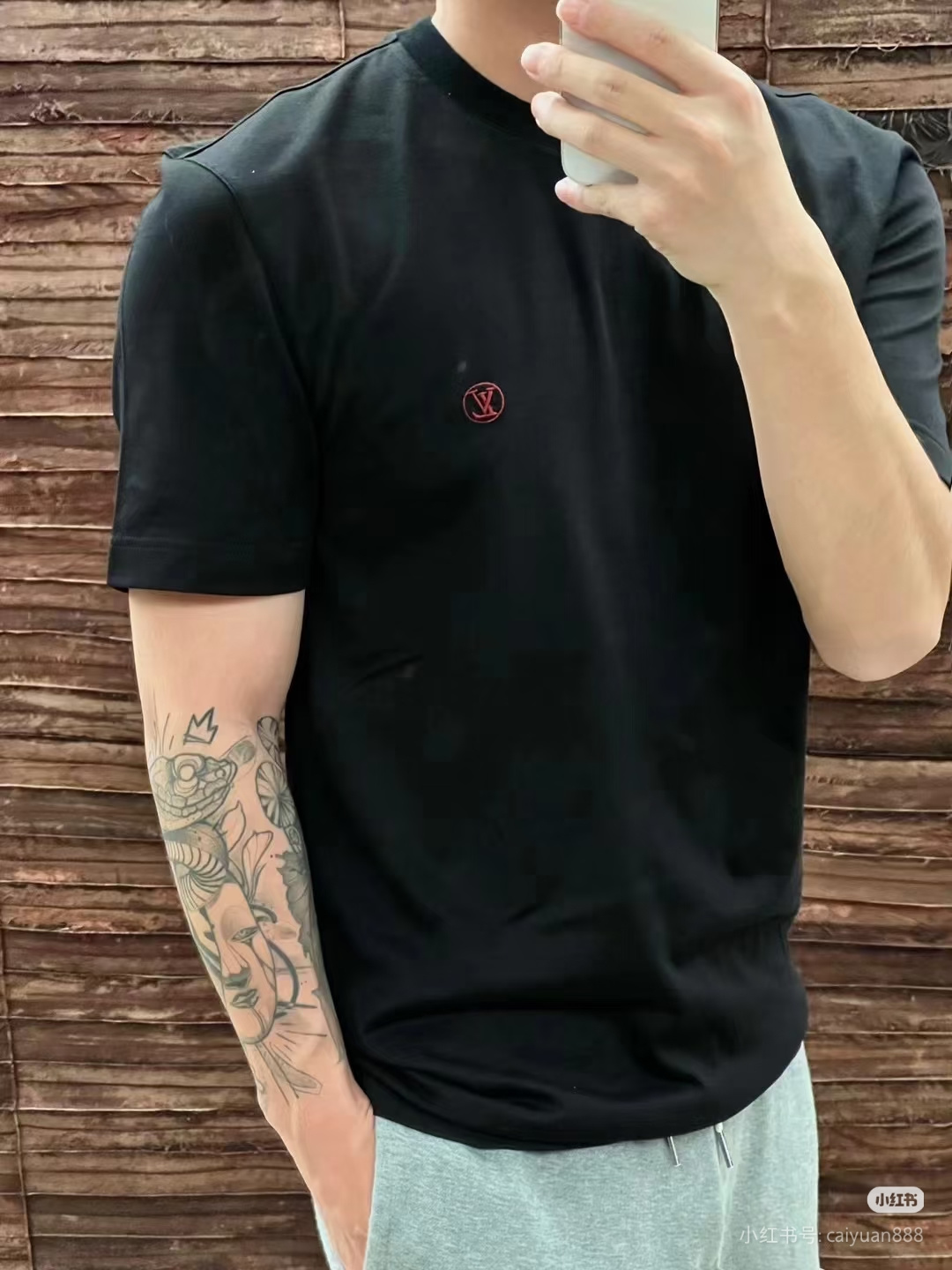    Louis Vuitton Red Label Letter Embroidered T-Shirt