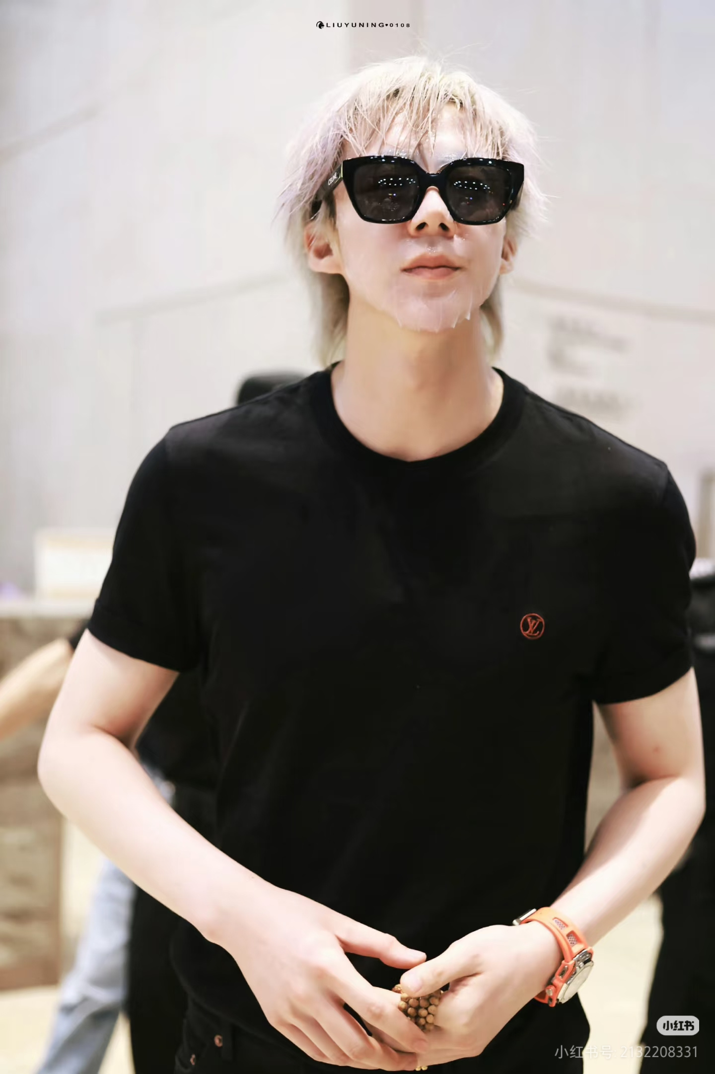    Louis Vuitton Red Label Letter Embroidered T-Shirt