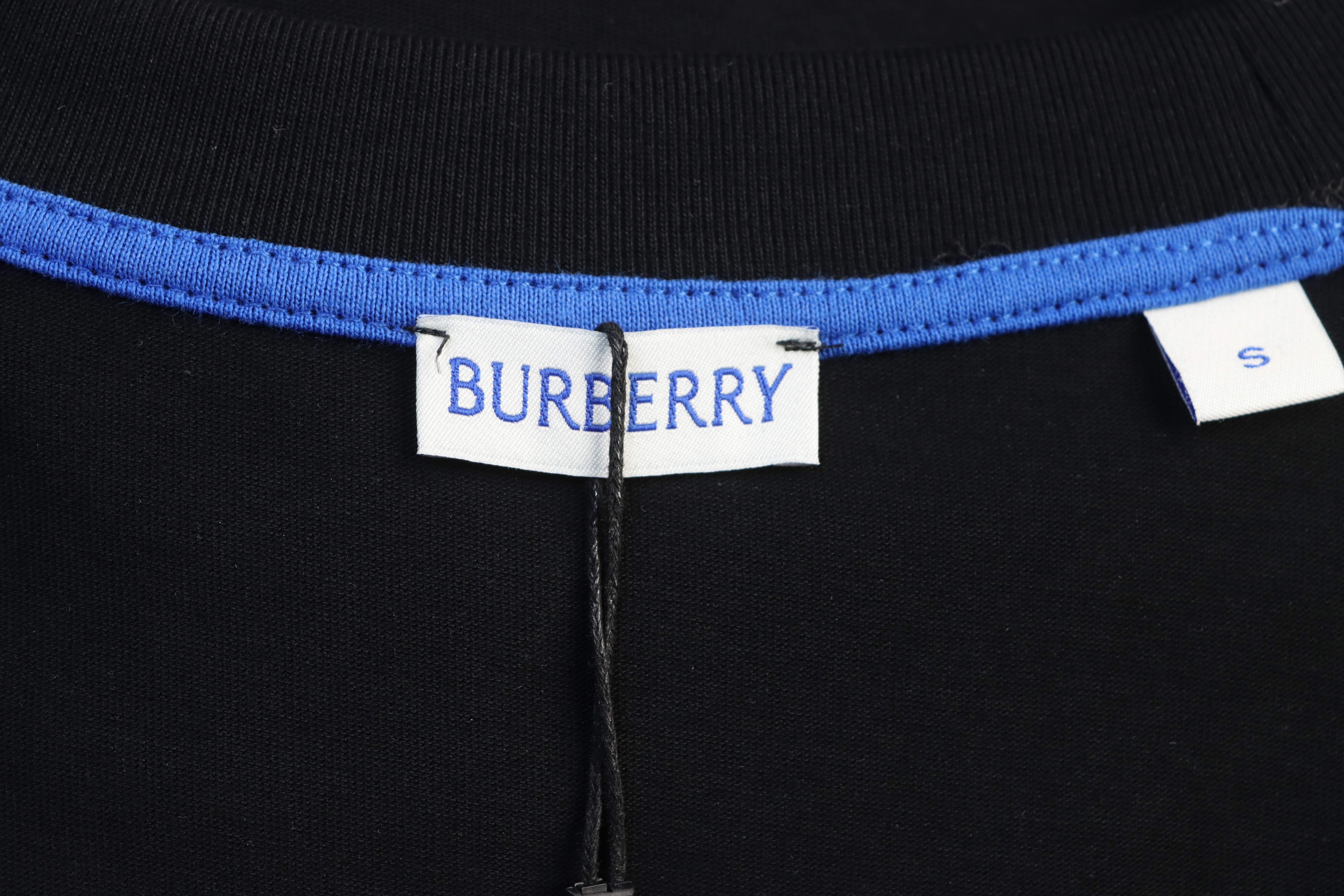    Burberry T-Shirt Embroidered black
