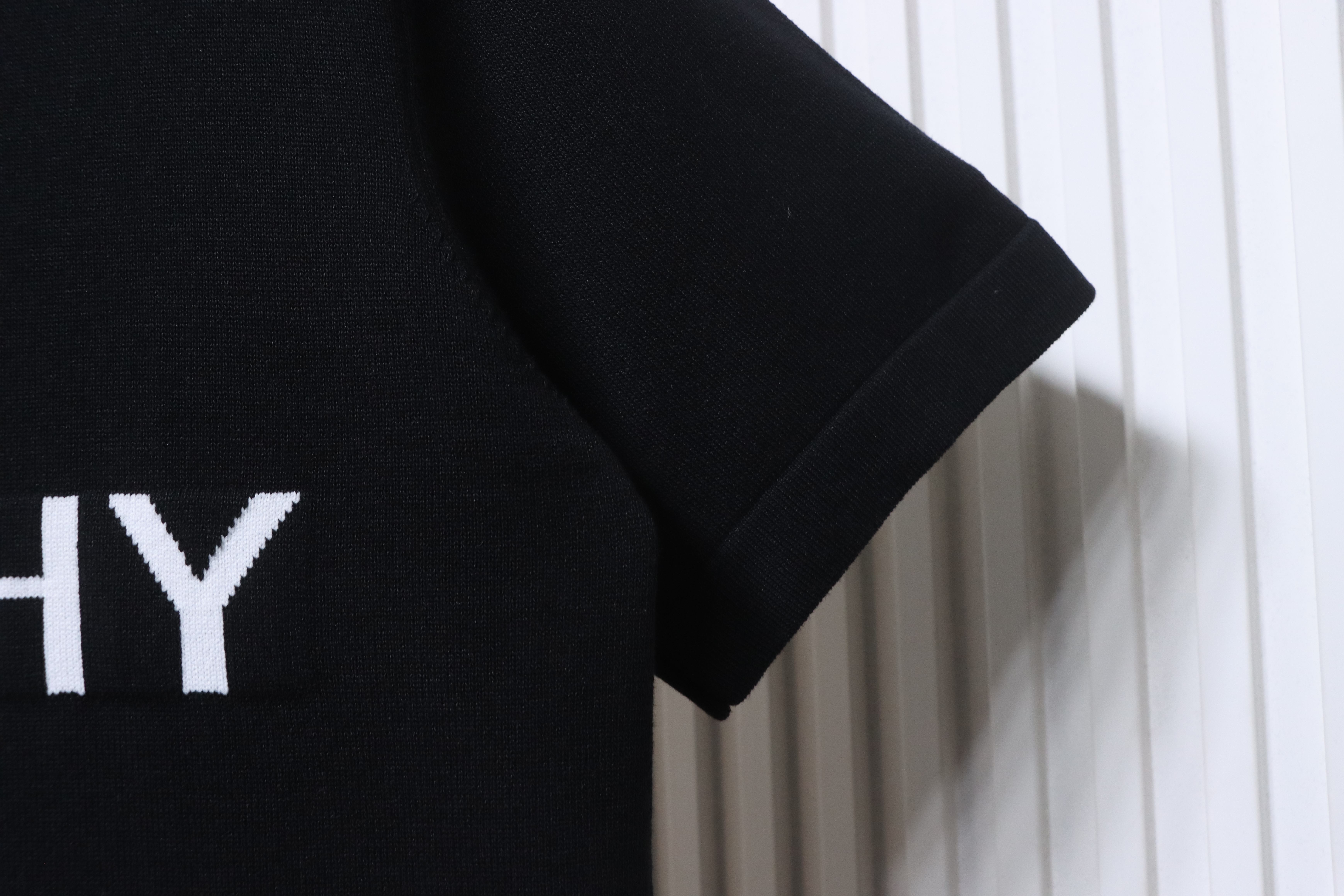 Top Quality    Givenchy T-Shirt Letter Logo black
