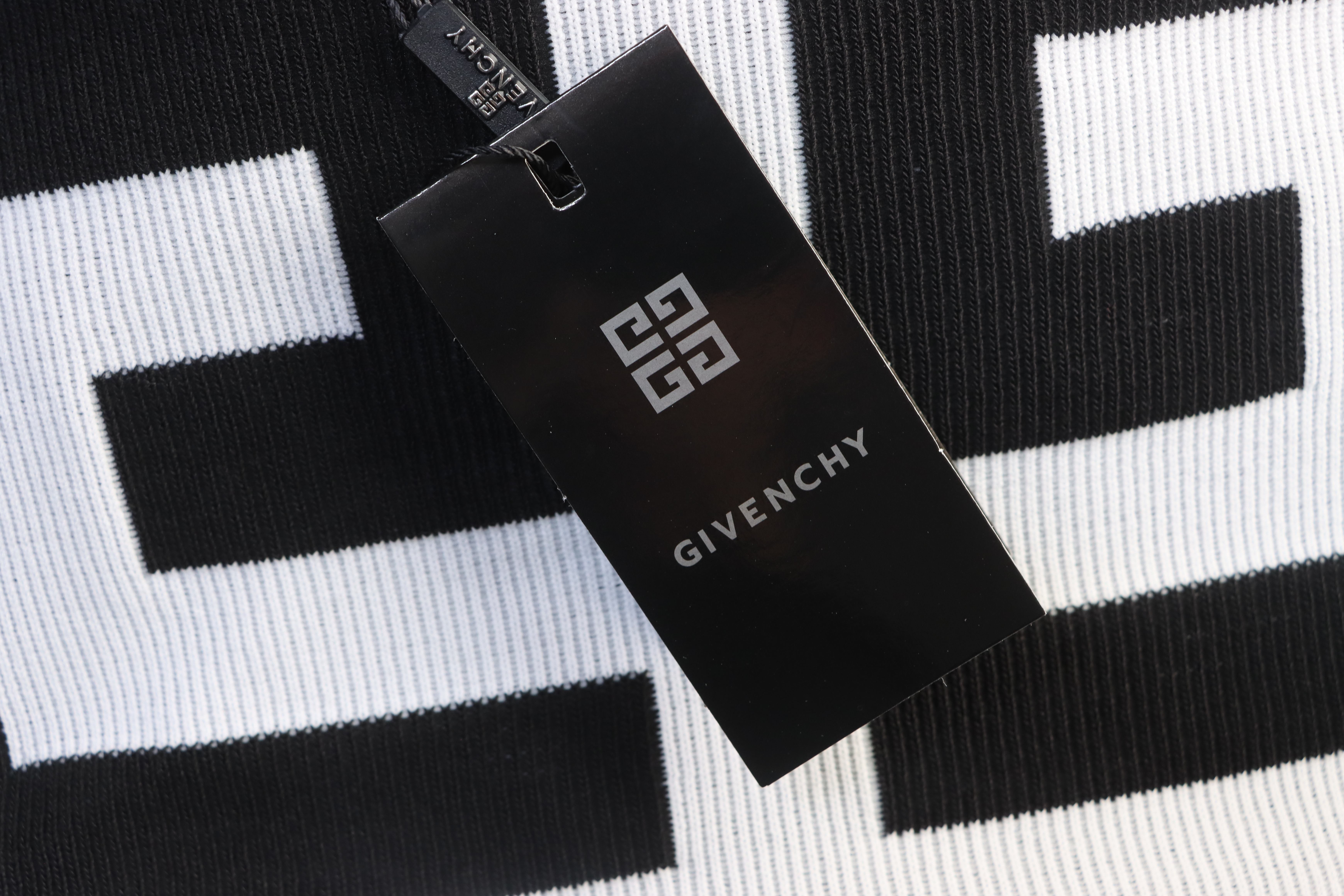 Top Quality    Givenchy T-Shirt Letter Logo black