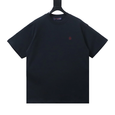 Top Quality    Louis Vuitton Red Label Letter Embroidered T-Shirt 01