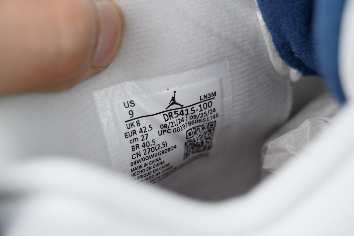     Air Jordan 4 Retro SB Navy DR5415-100
