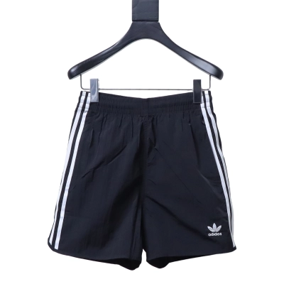     adidas Originals ADICOLOR Classic Stripe Shorts 01 01