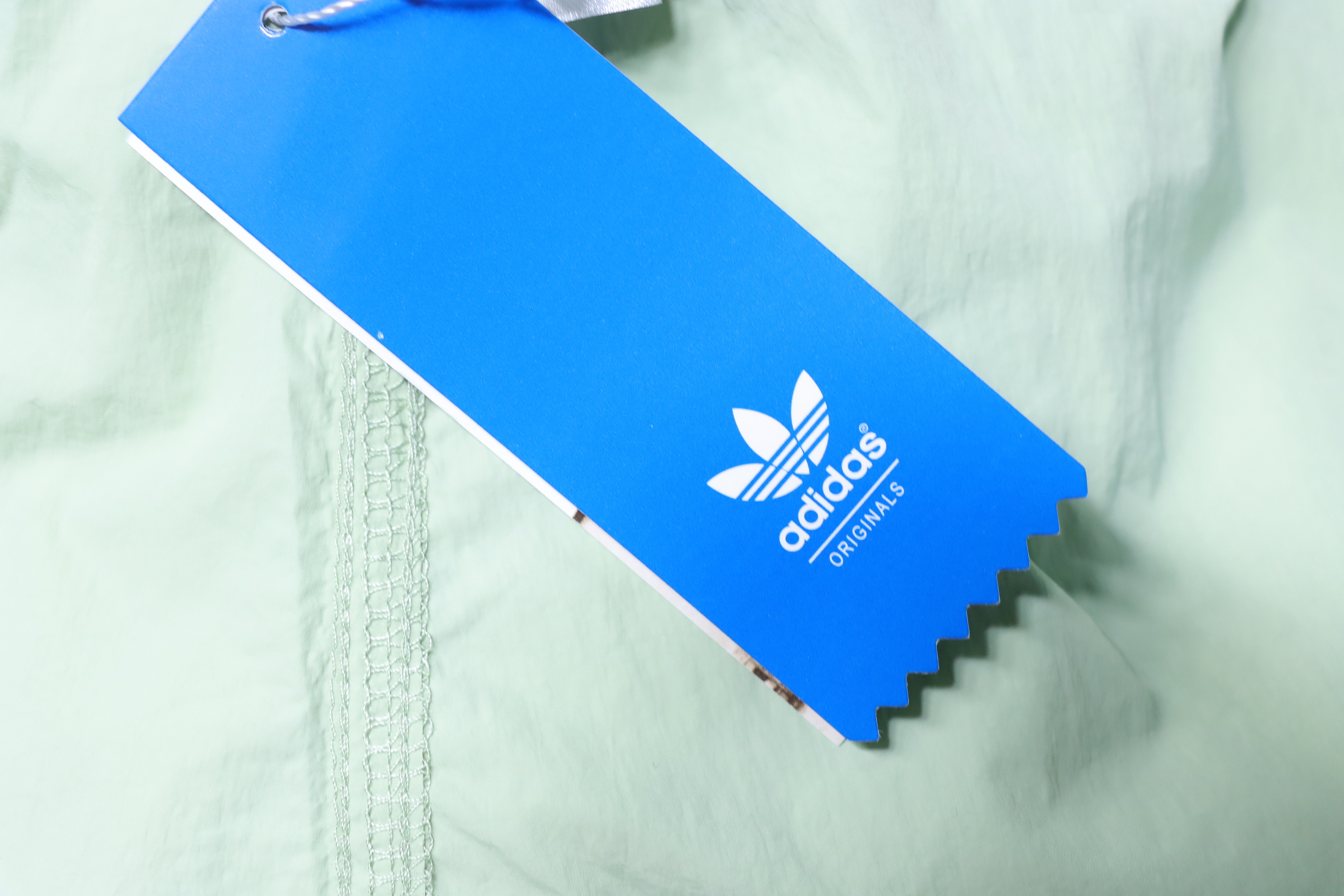     adidas Originals ADICOLOR Classic Stripe Shorts 02
