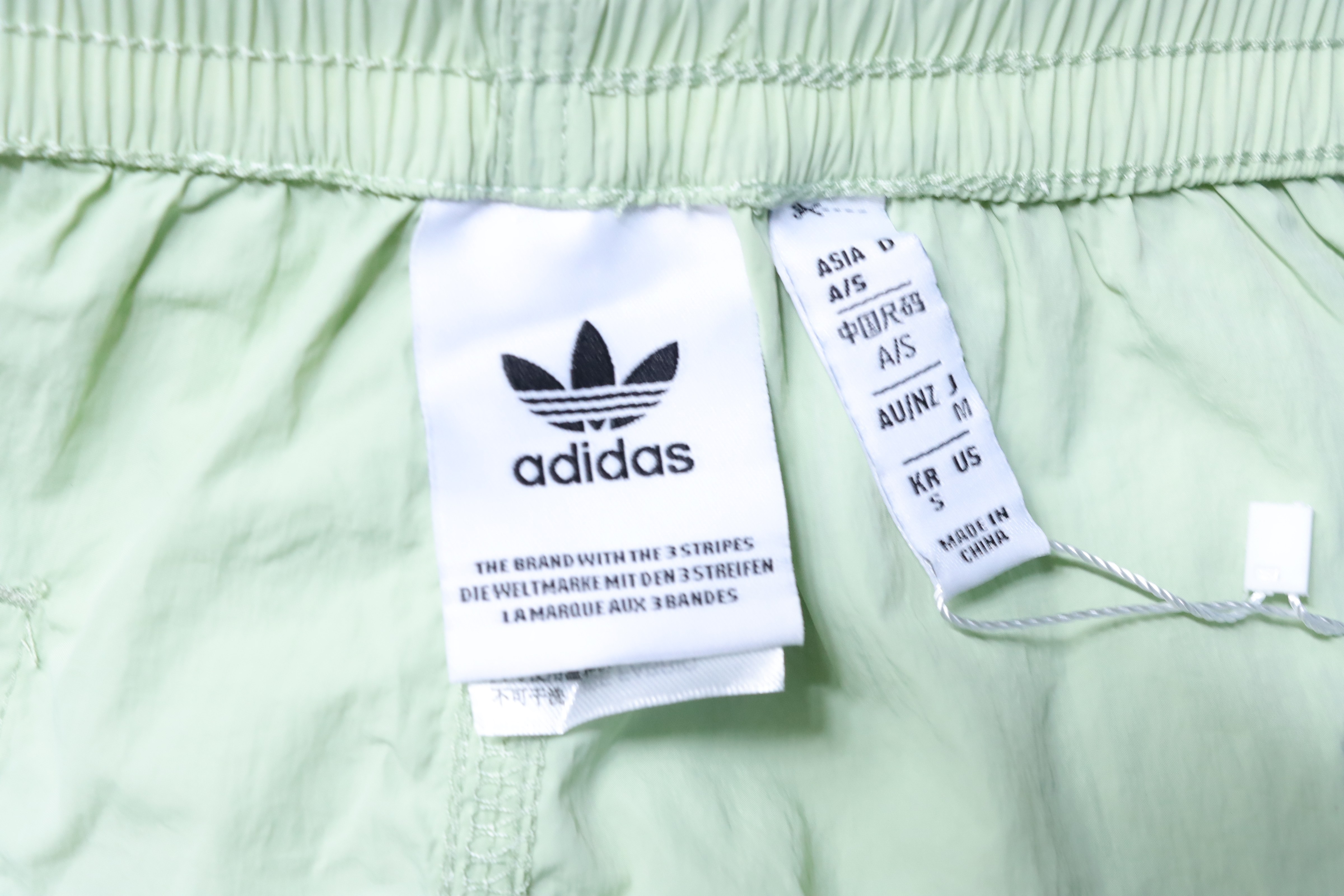     adidas Originals ADICOLOR Classic Stripe Shorts 02