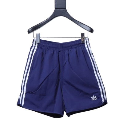     adidas Originals ADICOLOR Classic Stripe Shorts 03 01